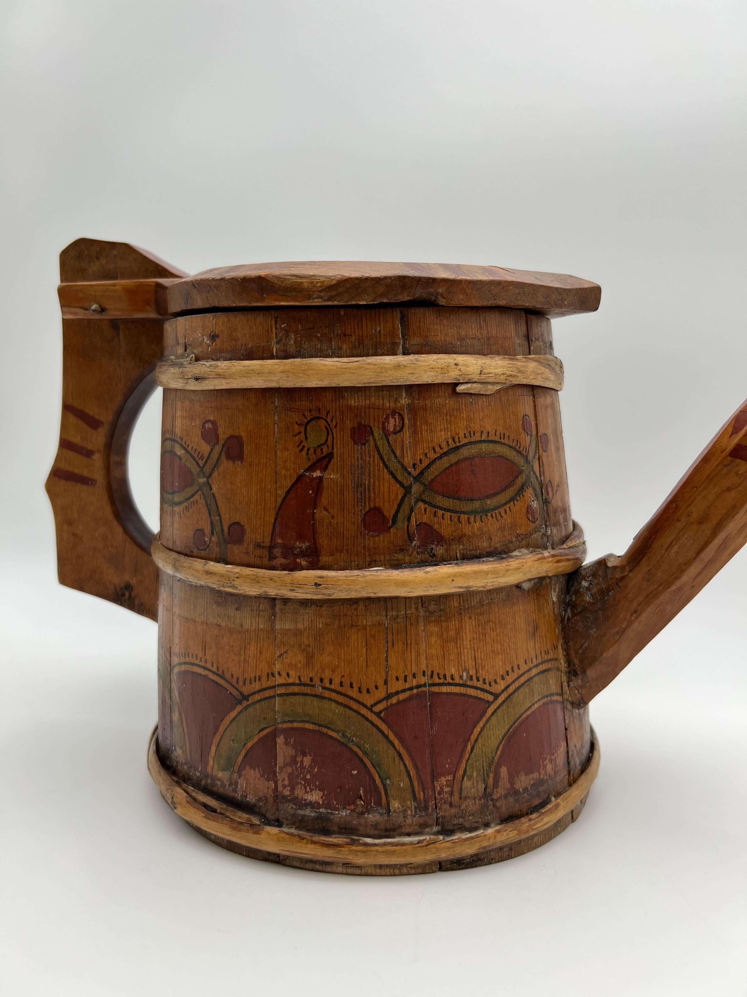 Brocca con beccuccio in pino dipinta a mano del 17/1800 Scandinavian Folk Art, brocca per pipe in vendita 5