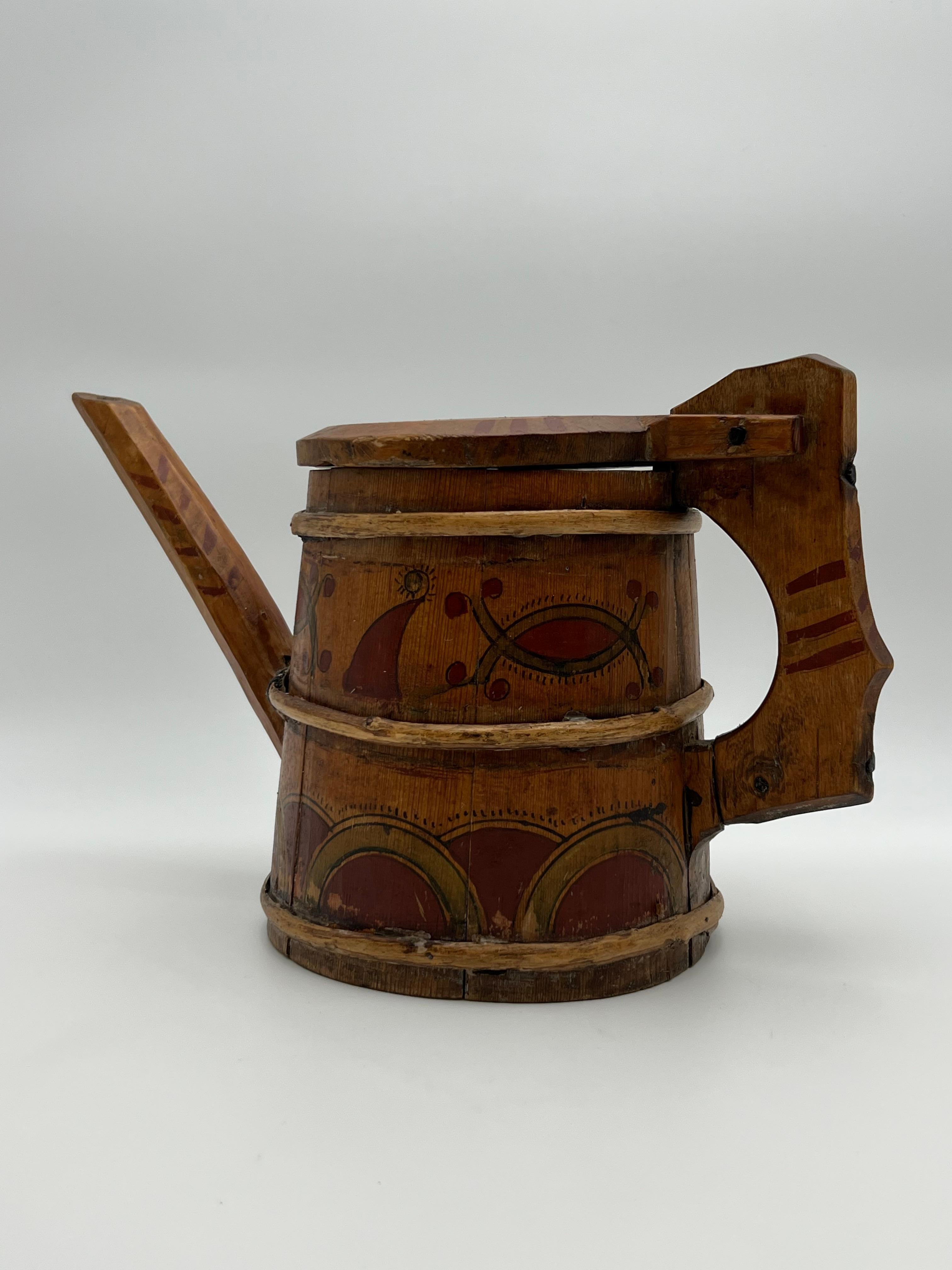 Arte popolare Brocca con beccuccio in pino dipinta a mano del 17/1800 Scandinavian Folk Art, brocca per pipe in vendita