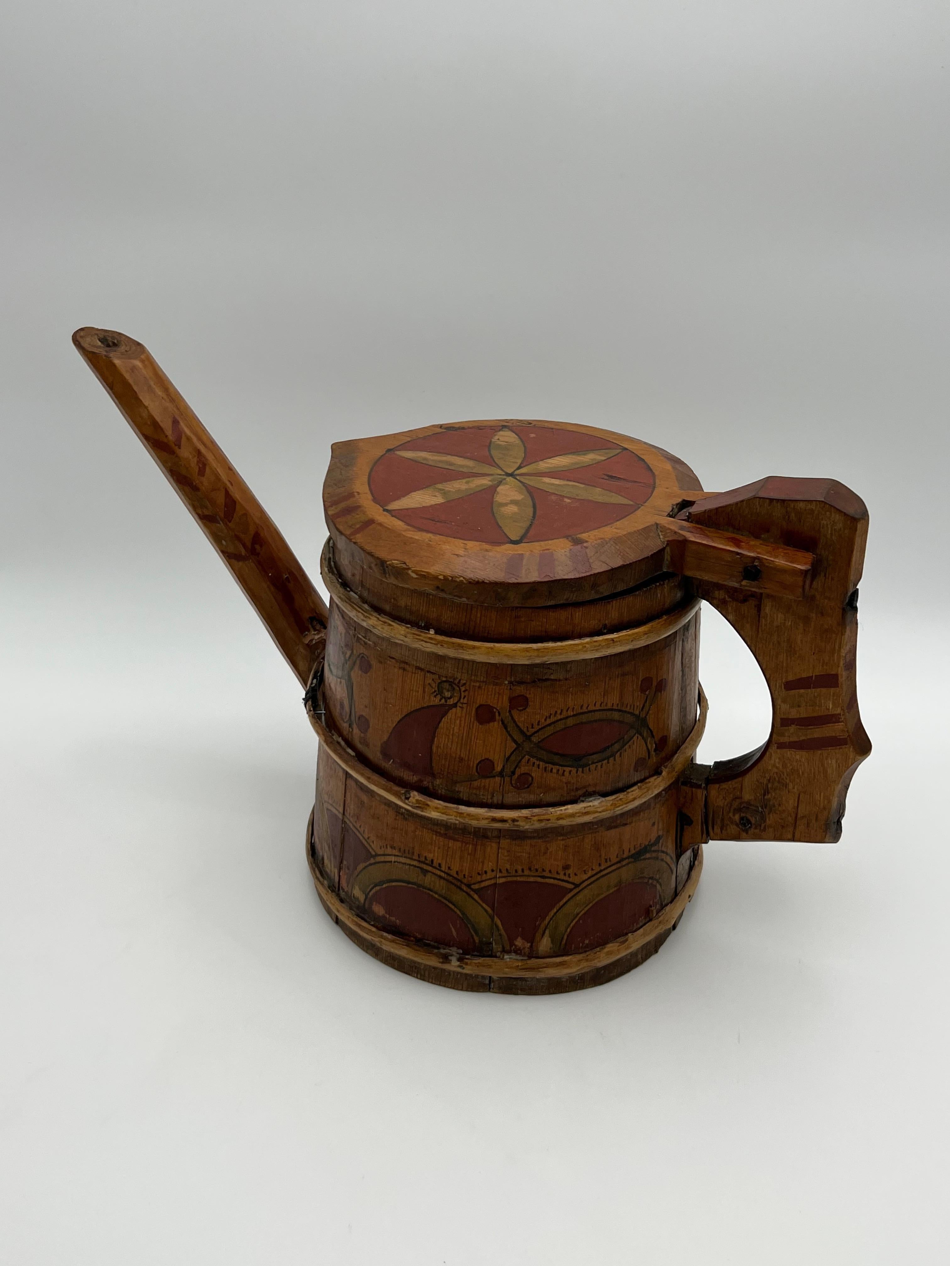 Svedese Brocca con beccuccio in pino dipinta a mano del 17/1800 Scandinavian Folk Art, brocca per pipe in vendita