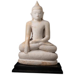 Statua antica di Buddha in marmo birmano del XVII-XVIII secolo, proveniente dalla Birmania