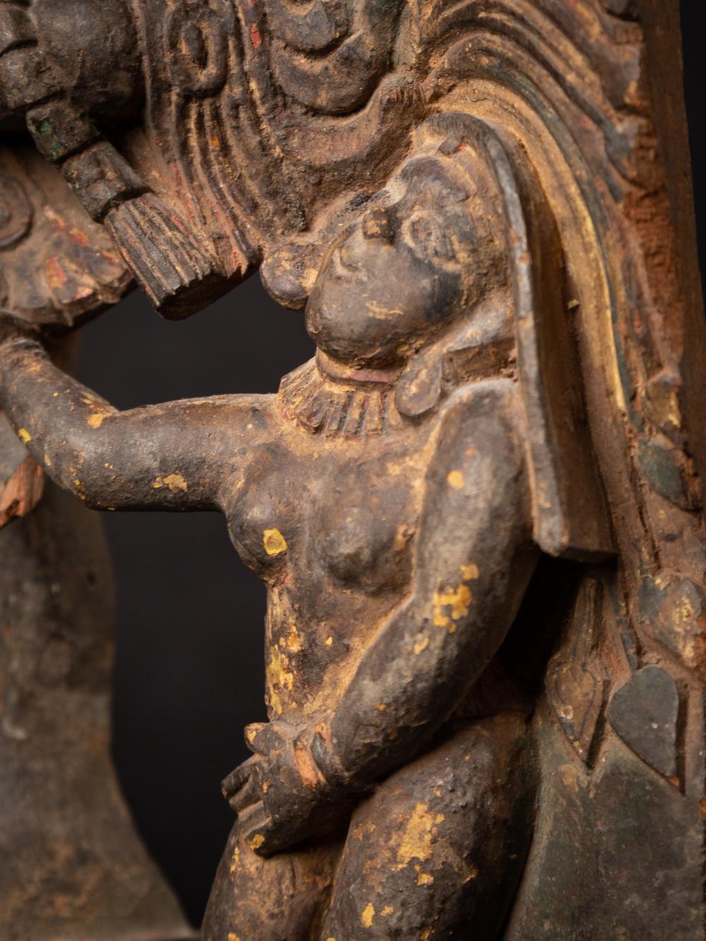 Antike Krishna-Statue aus Holz aus Indien aus dem 17.-18. Jahrhundert  OriginalBuddhas im Zustand „Gut“ im Angebot in DEVENTER, NL