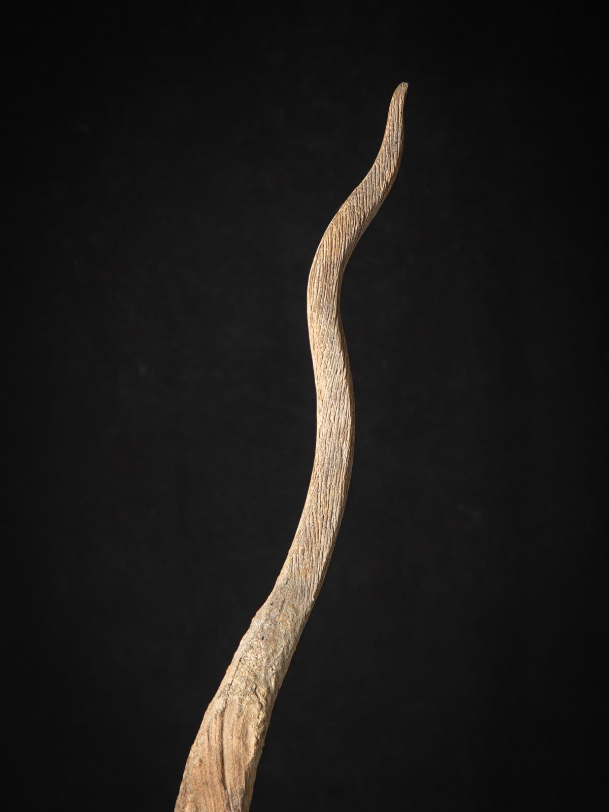 17-18th century Tall Antique Thai Wooden Temple Chofa from Thailand For Sale 9