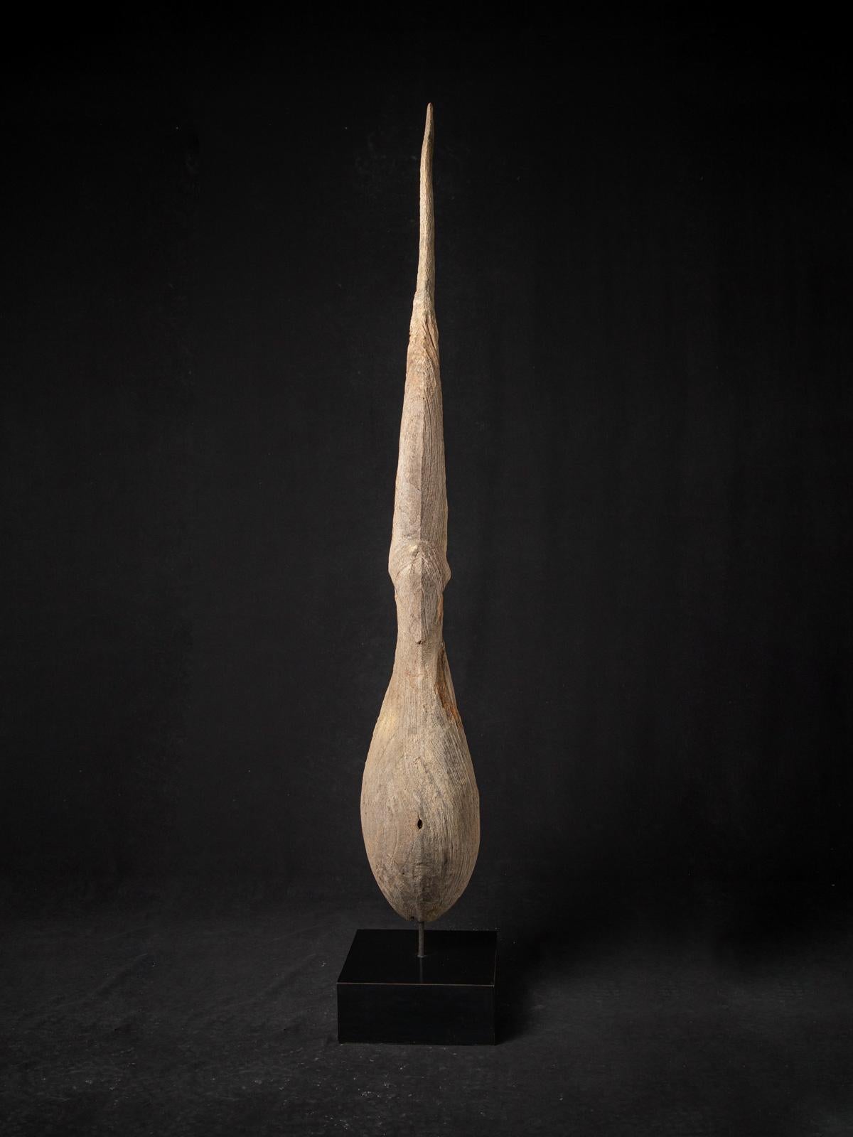 17-18th century Tall Antique Thai Wooden Temple Chofa from Thailand For Sale 14