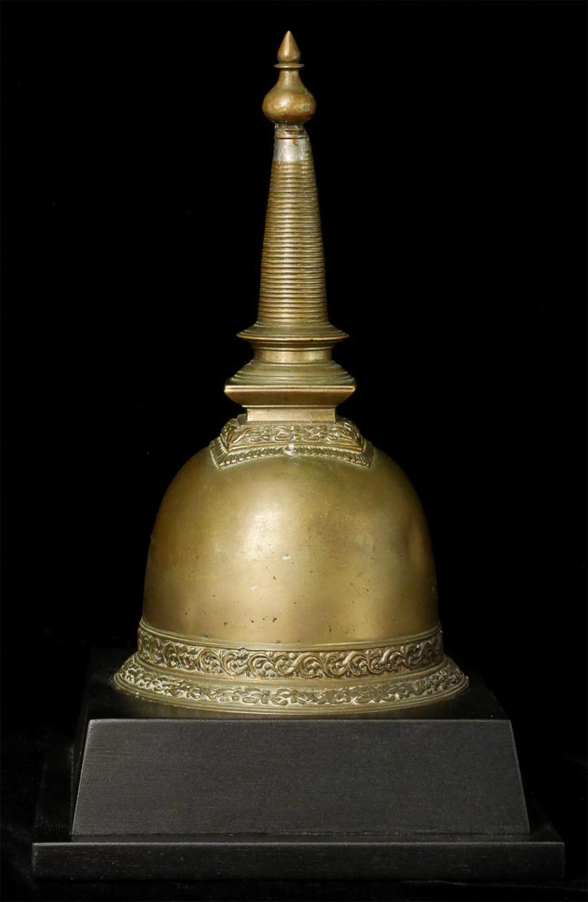 17th Century 17/18thC or Earlier Sri Lankan Stupa Turned Bell, 7918 For Sale
