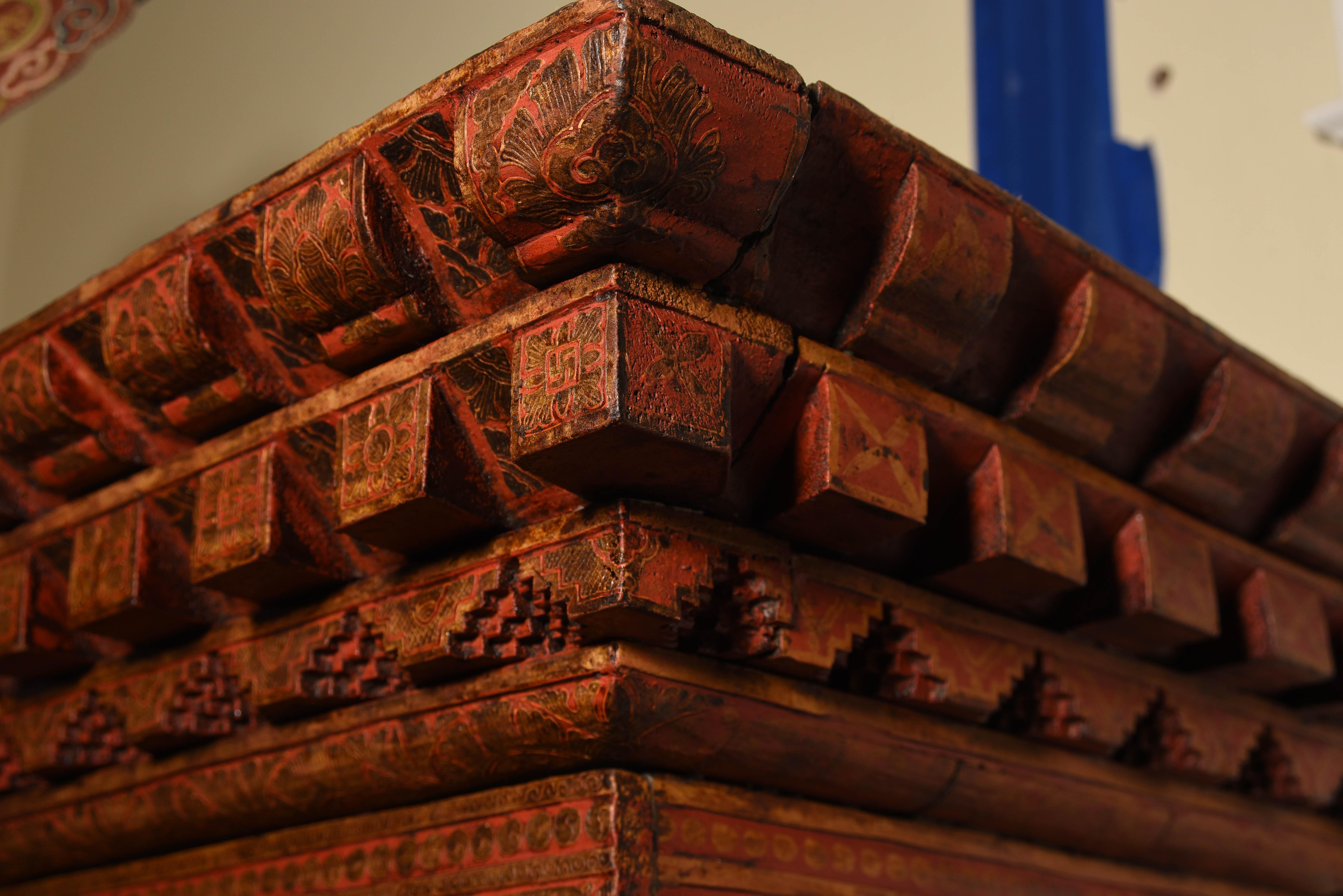 17-19thC Antique Tibetan Altar, 8193 In Good Condition For Sale In Ukiah, CA