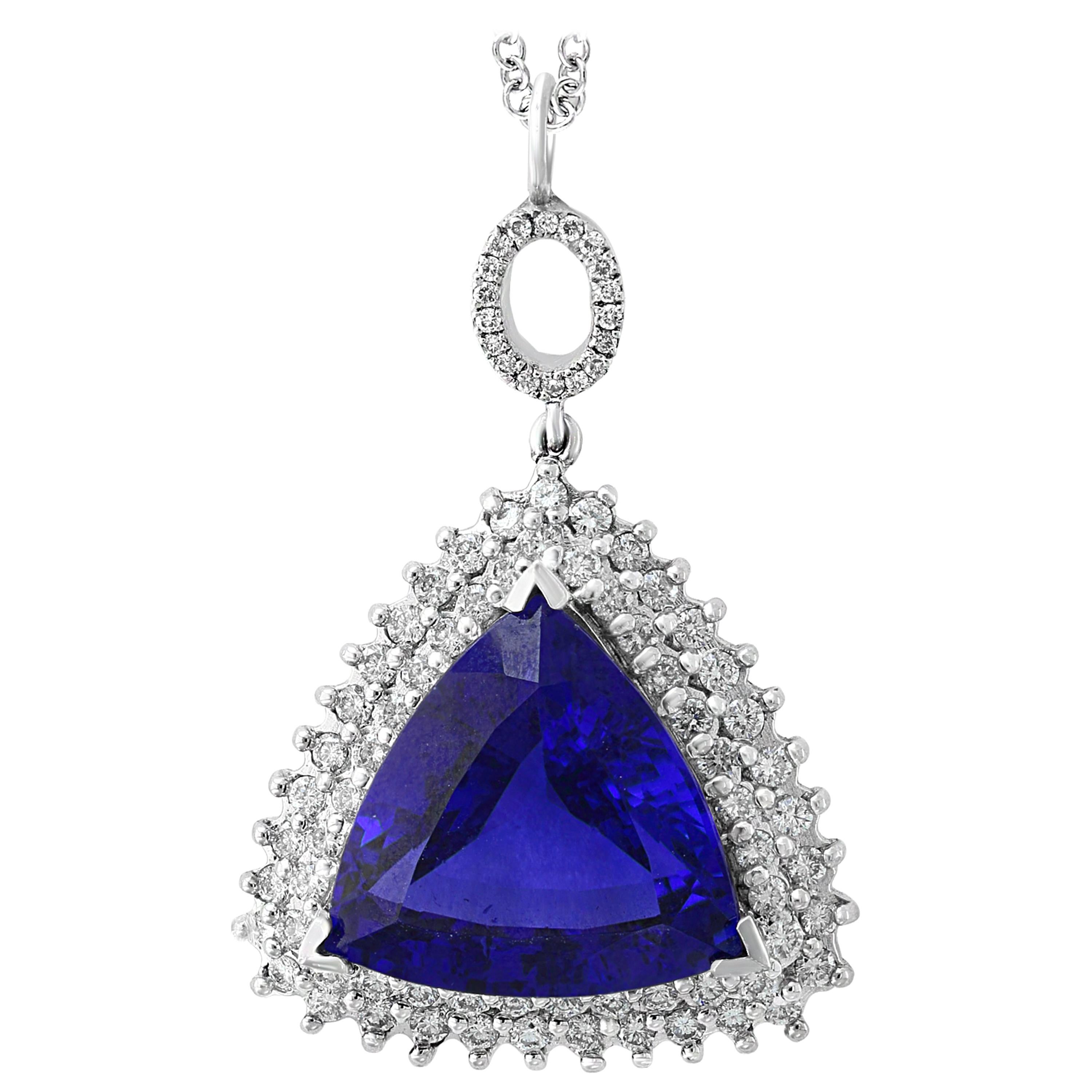 Pendentif ou collier en or blanc 18 carats avec tanzanite AAA de 17 carats et diamants en vente