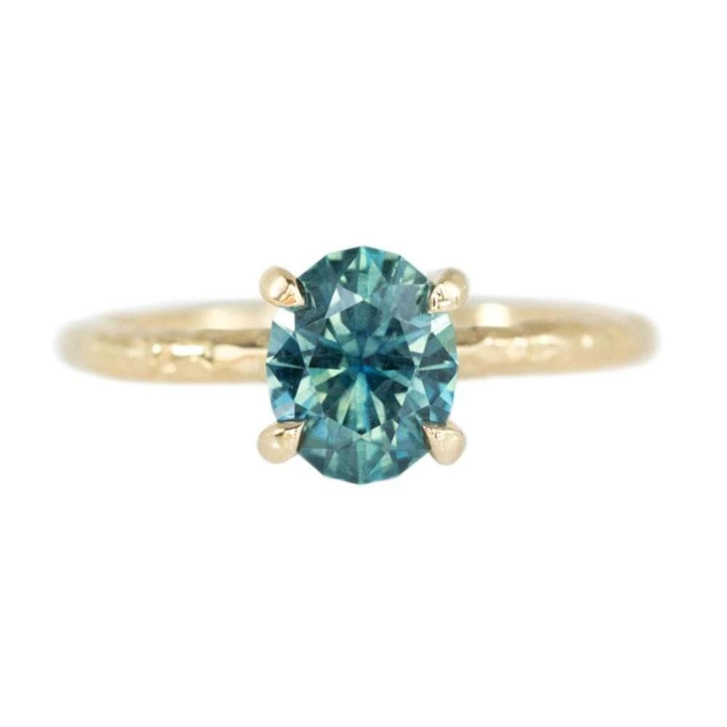 Im Angebot: 1,7 Karat antiker ovaler Montana-Saphir Vintage-Diamant-Verlobungsringe für Sie () 4