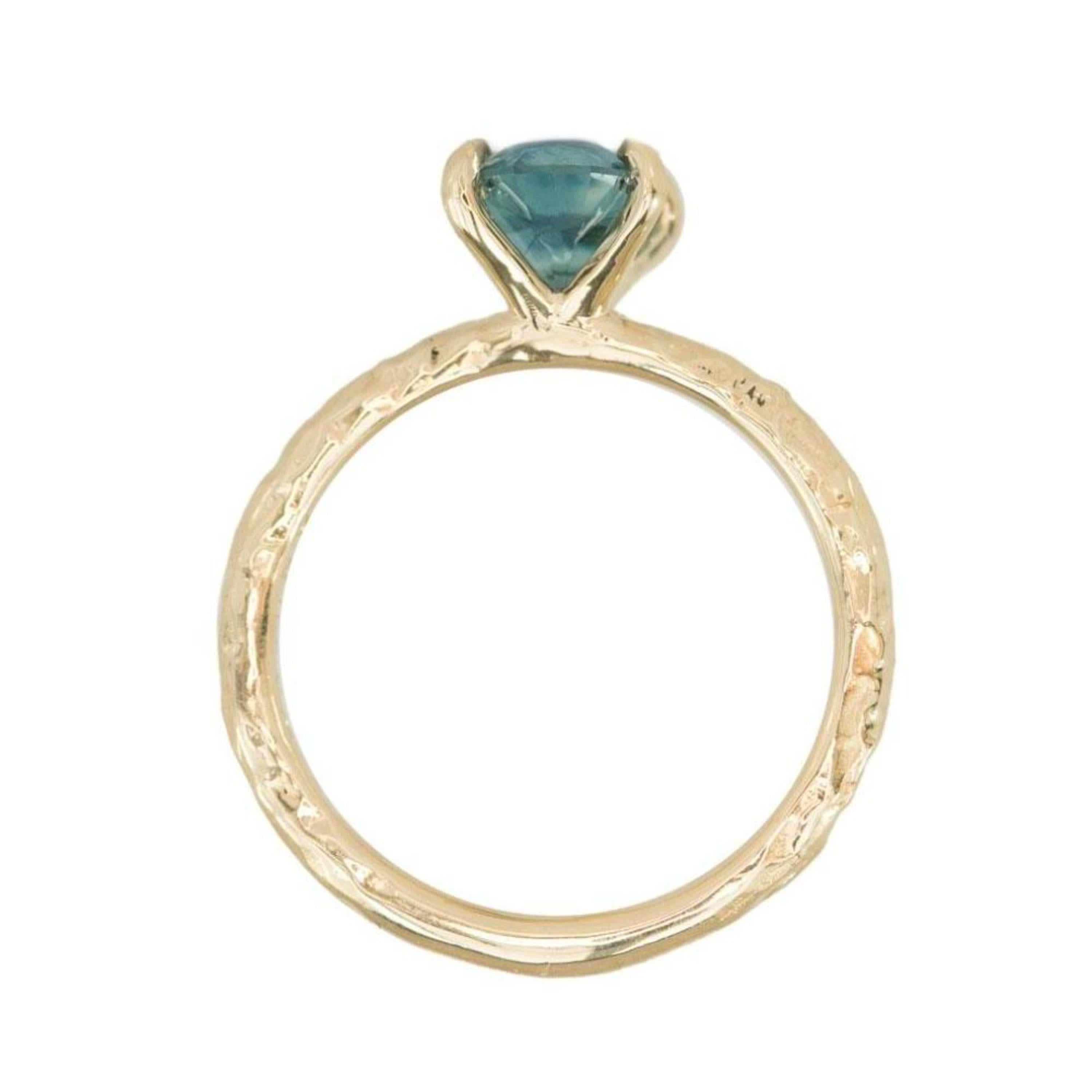 Im Angebot: 1,7 Karat antiker ovaler Montana-Saphir Vintage-Diamant-Verlobungsringe für Sie () 5