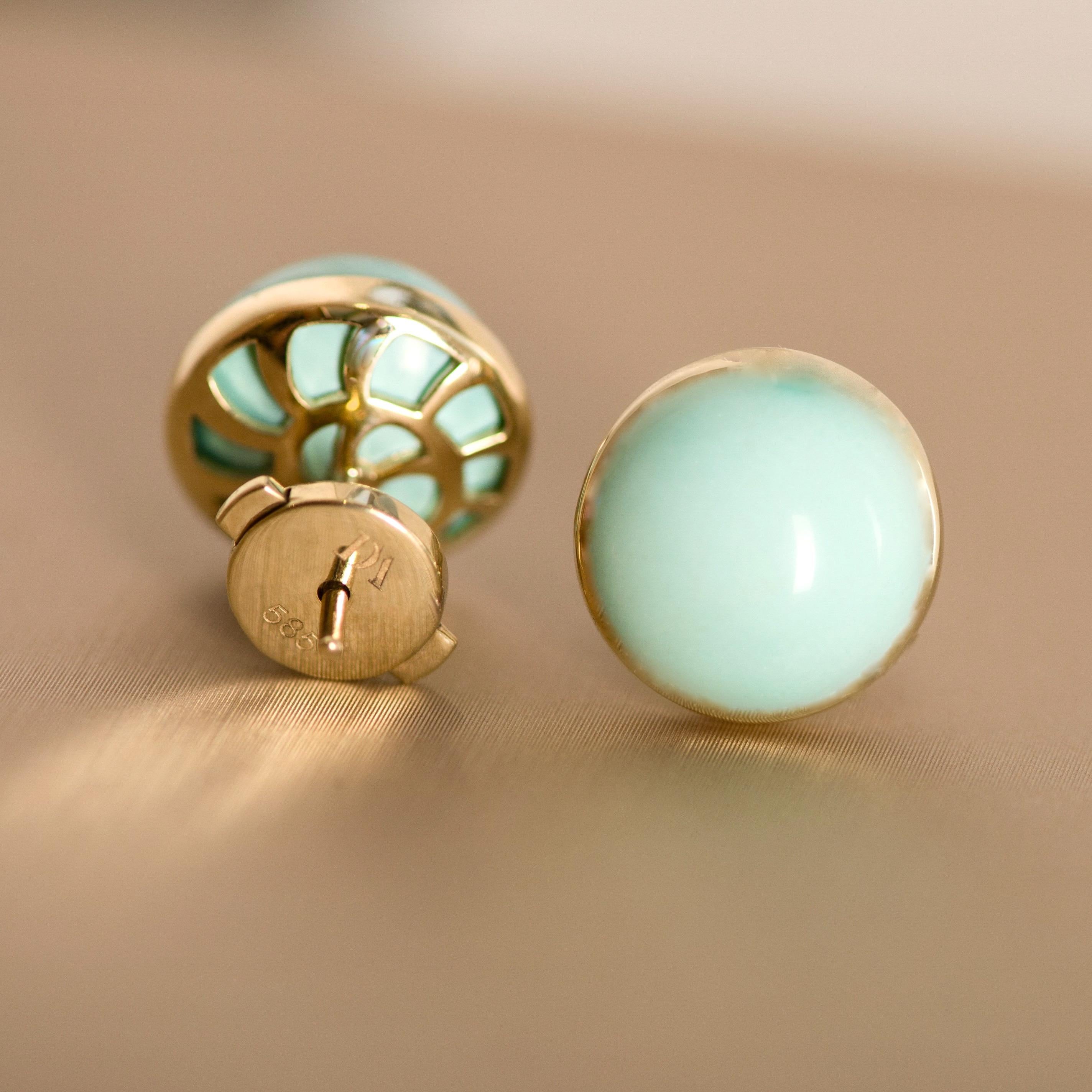 Gold stud earrings with natural turquoise - an elegant every day jewelry.
It is very stylish and attractive.
When you work with such intense colored stones as this vivd blue turquoise - you don't want to add a lot of details to the design. That's