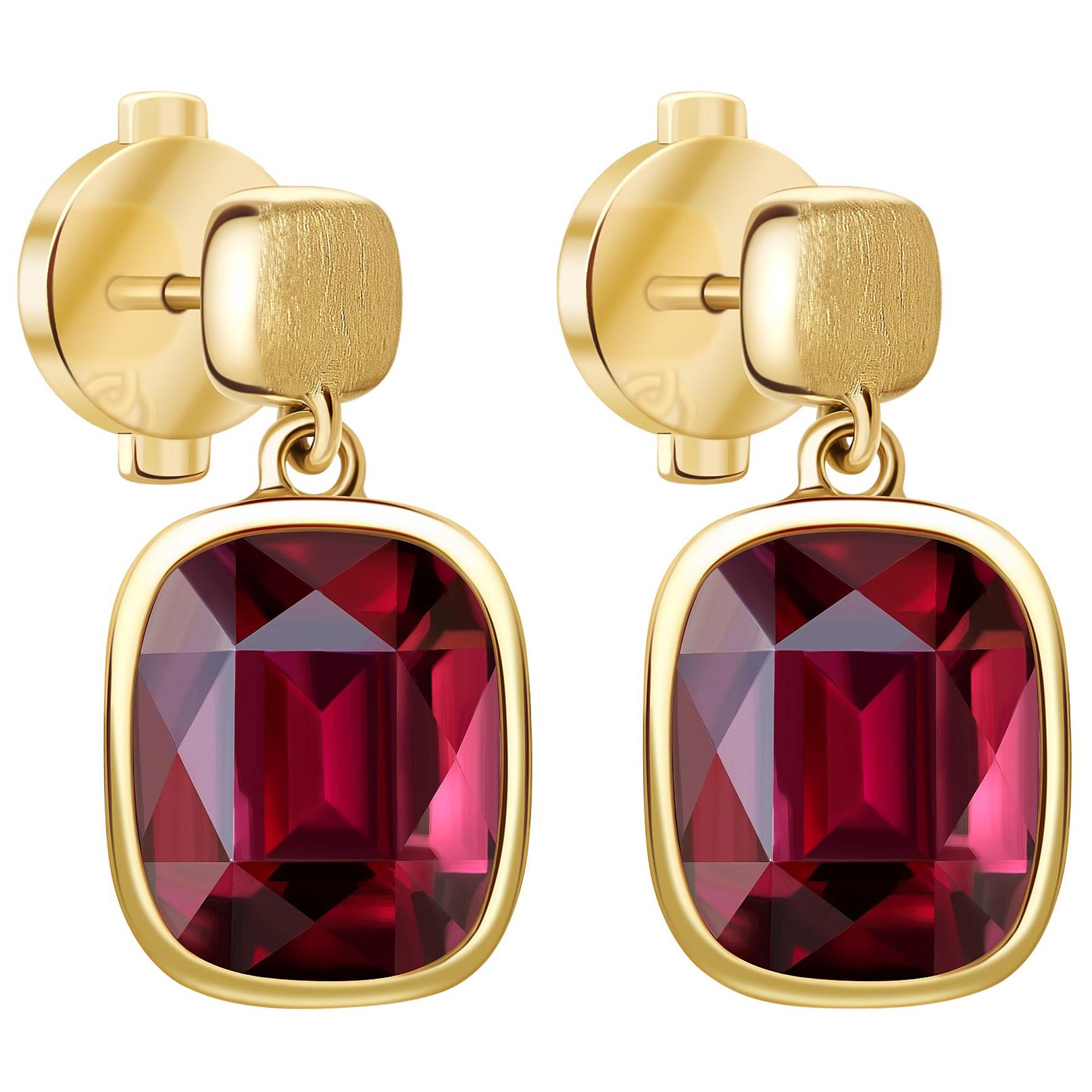 17 Carat Burgundy Rhodolite Garnet 18 Karat Yellow Matte Gold Earrings