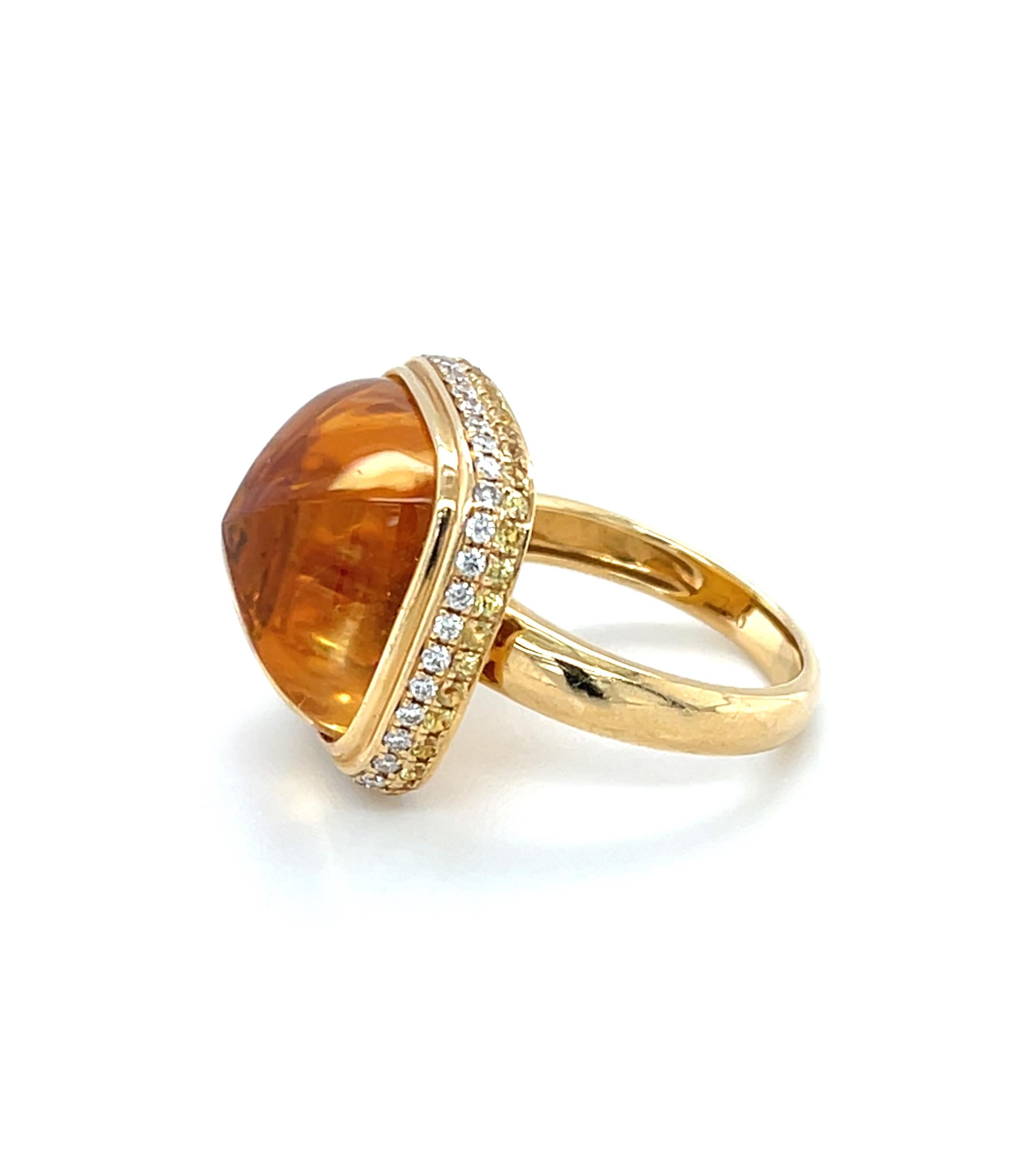 Bague en or jaune 17 carats avec cabochon de citrine, diamant et saphir jaune Neuf - En vente à Los Angeles, CA