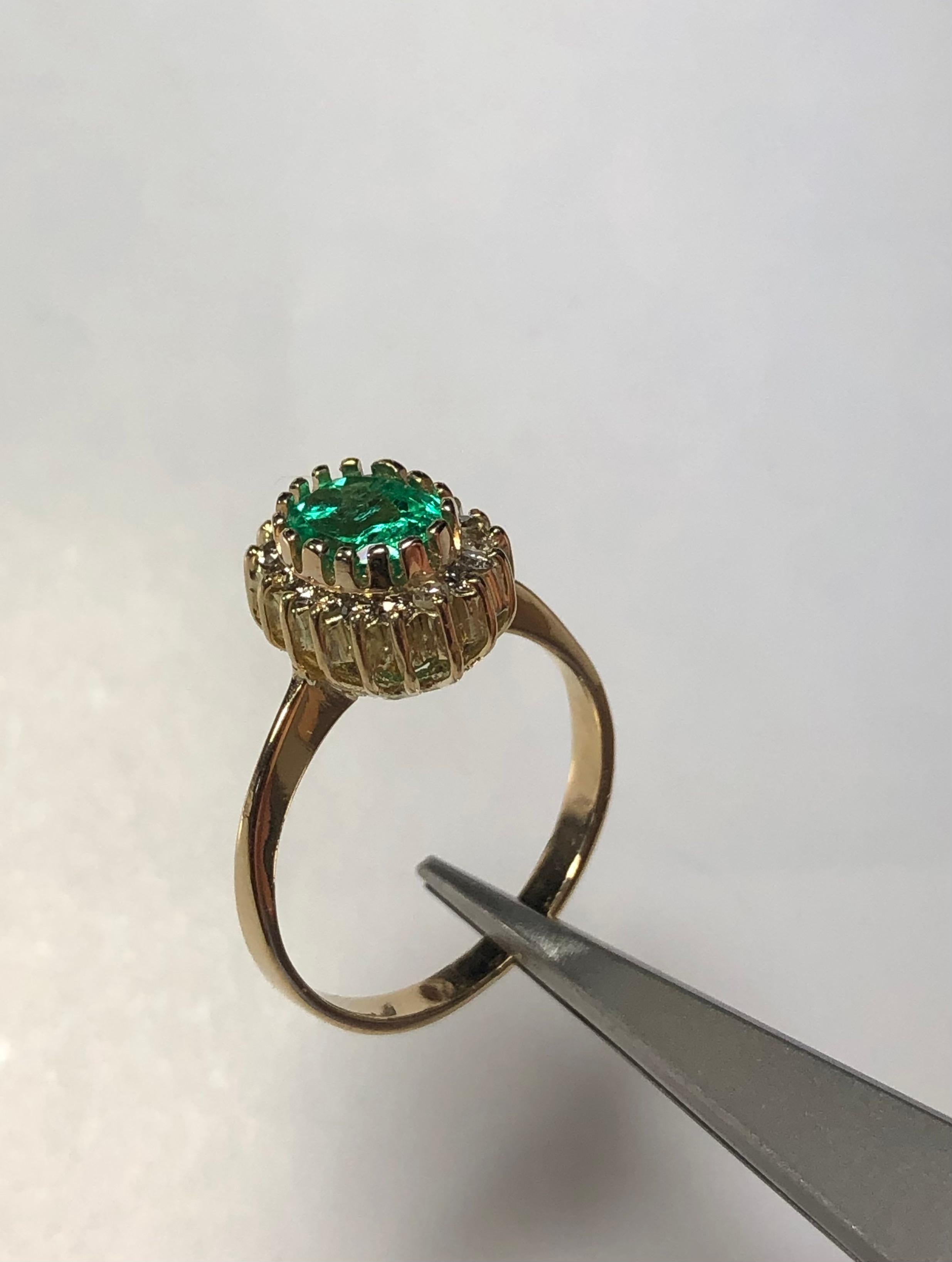 Vintage Colombian Emerald Diamond Engagement Ring 18 Karat For Sale 6