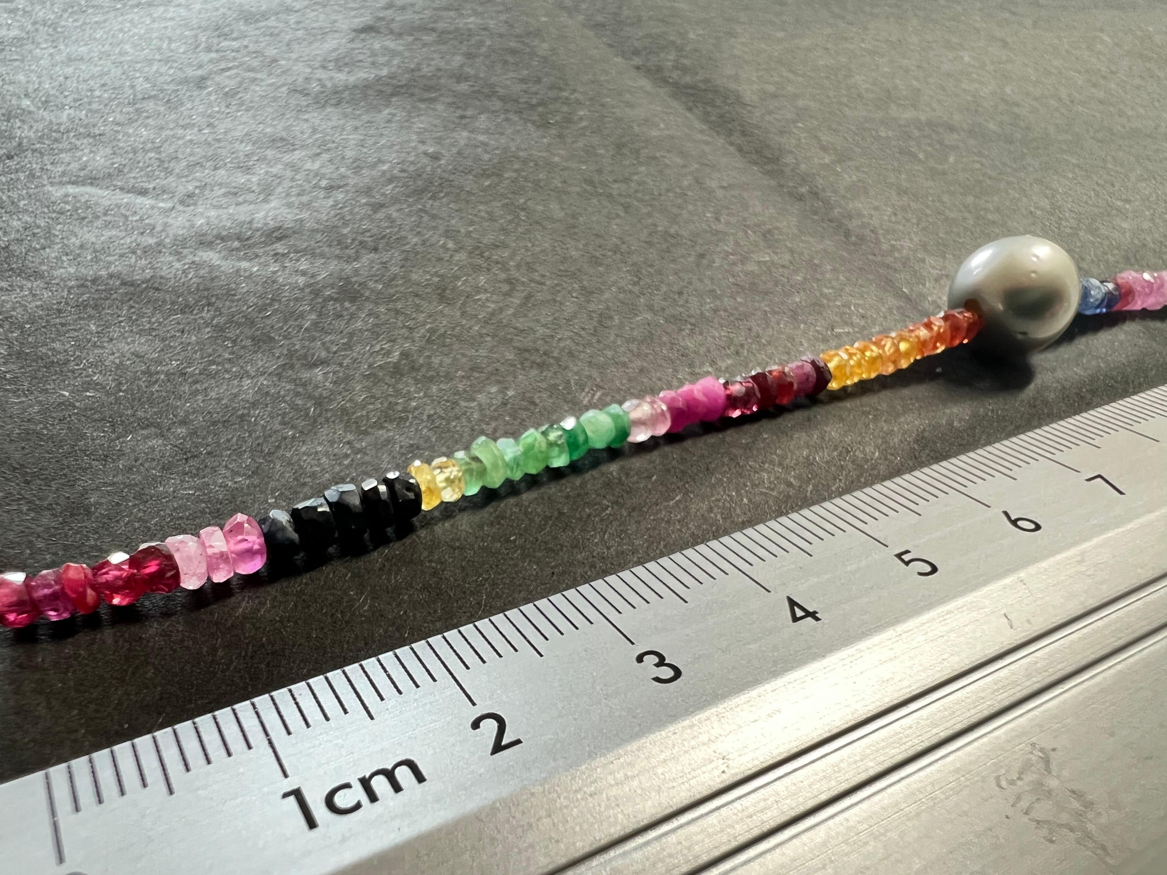 Bracciale con pietre preziose da 17 carati, perla di Tahiti e chiusura a cordoncino in vendita 1