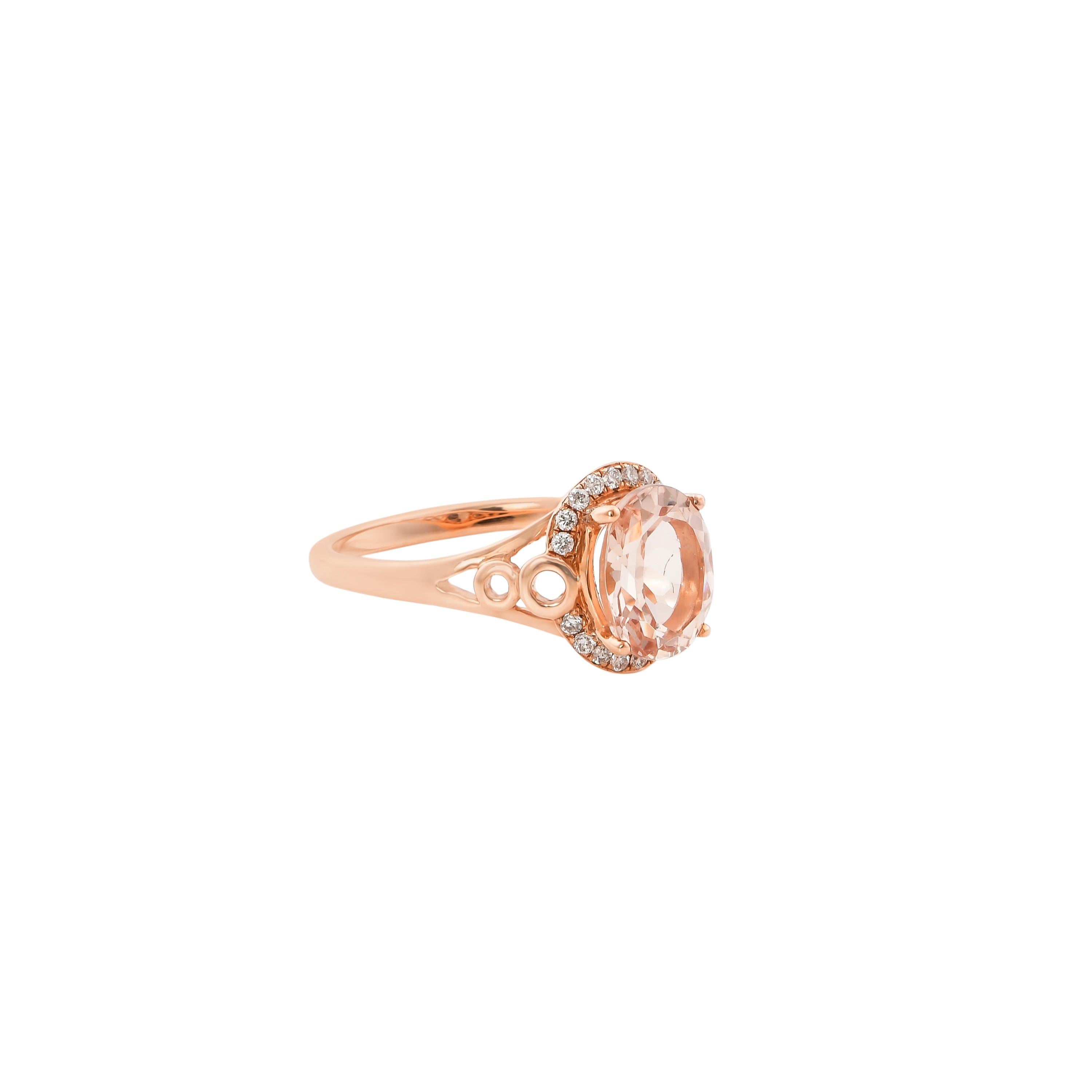 Contemporaneo Sunita Nahata Morganite 1.70ct. Anello fantasia in oro rosa 18 carati con diamante. in vendita