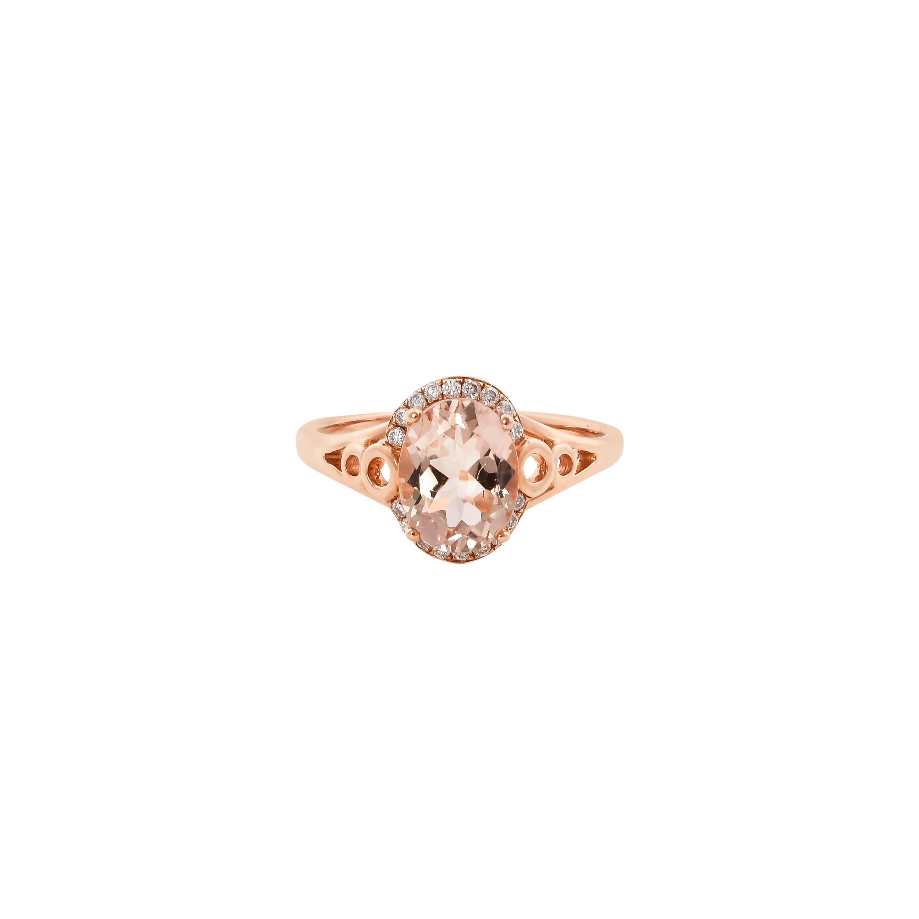 Contemporary 1.7 Carat Morganite and Diamond Ring in 18 Karat Rose Gold For Sale