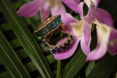 17 Karat natürlicher Turmalin Indigolith 18 Karat Gelbgold Creolen von D&A