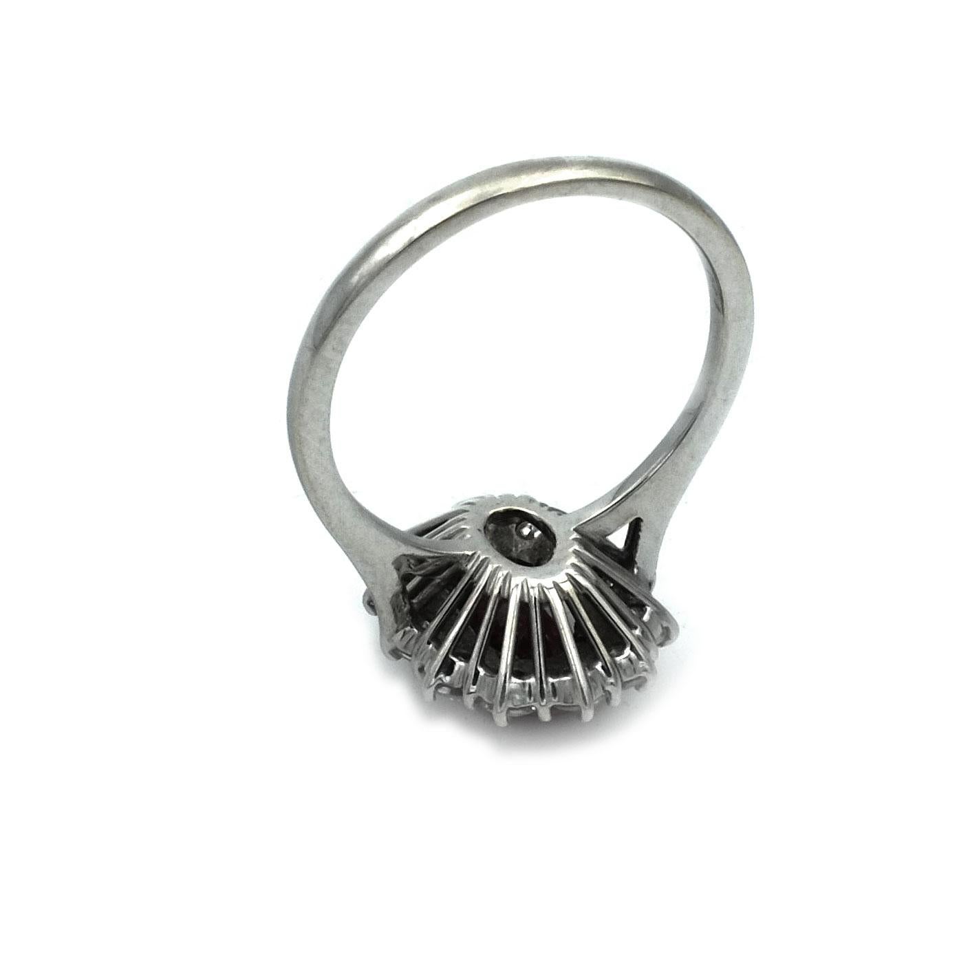 1,7 Karat unbehandelter Rubin Diamant 18K Weißgold Cluster-Ring Damen im Angebot