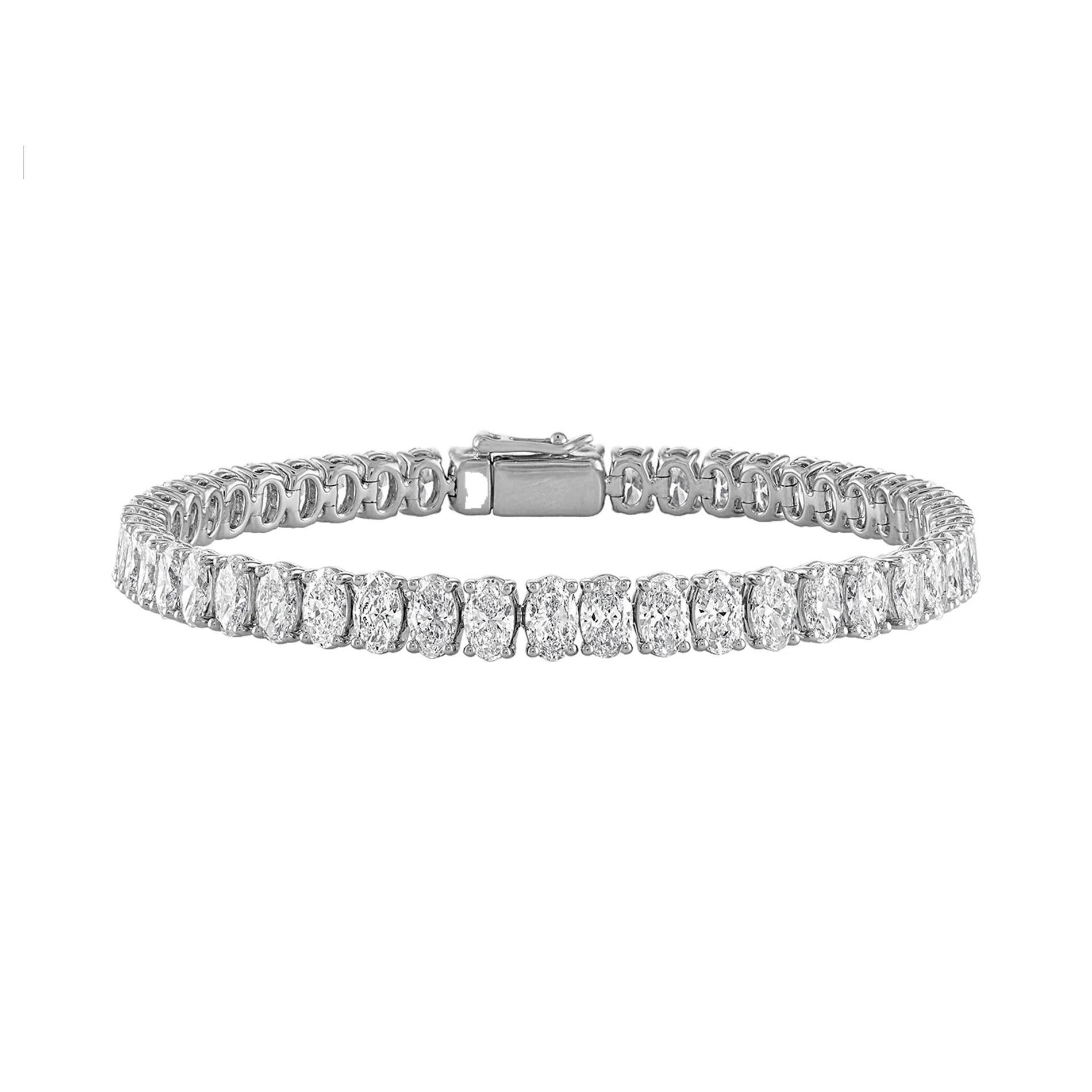 Modern 17 Carat Oval Cut Diamond 18k Bracelet For Sale