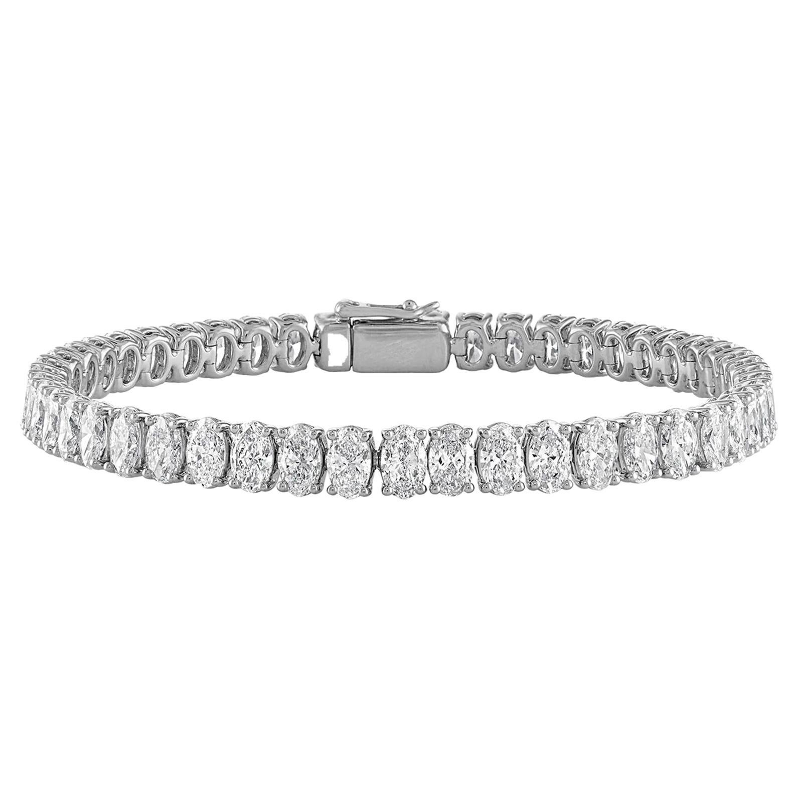 17 Carat Oval Cut Diamond 18k Bracelet For Sale