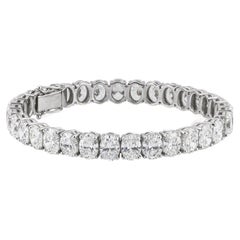 17 Carat Oval Cut Diamond Bracelet 18 Carats White Gold