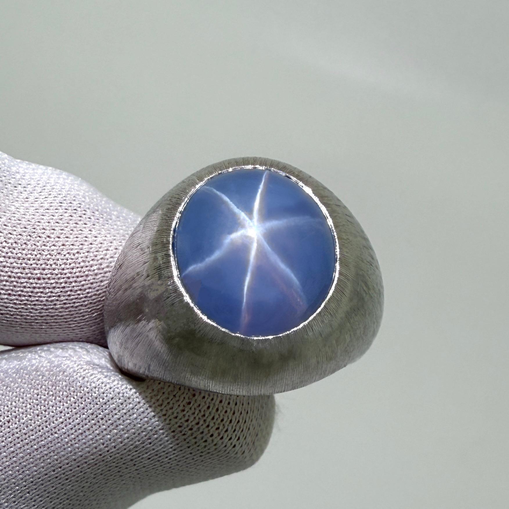 17 Carati Raro Anello Vintage Buccellati Stella Blu Zaffiro Cupola in Platino in vendita 2
