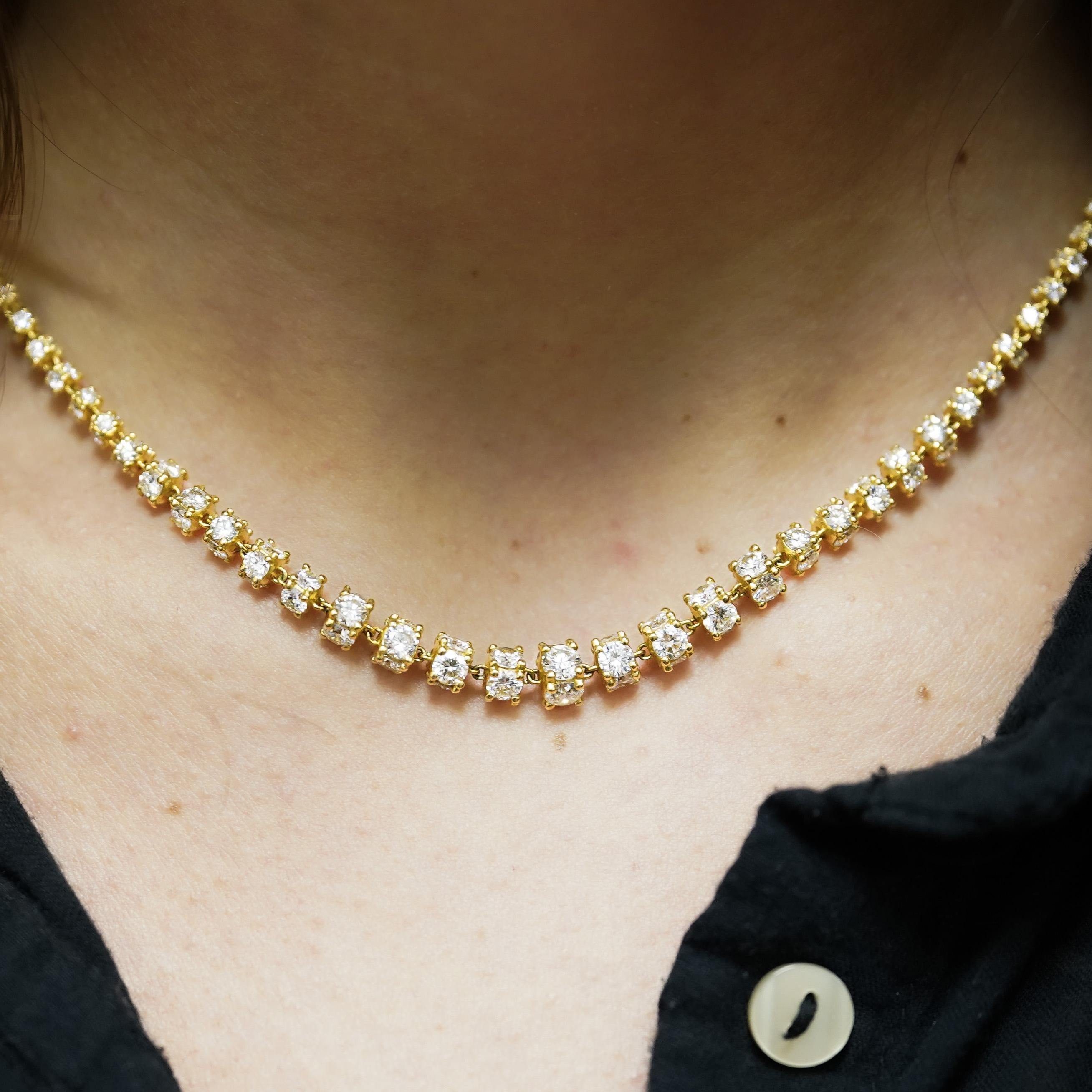 Collana con catena a cilindro in oro 18K e diamante rotondo da 17 carati In condizioni Nuovo in vendita a Miami, FL