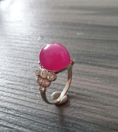 17 Carat Ruby Oval Cabochon 14 Kt Gold 12 Full Cut Round Diamonds Cocktail Ring