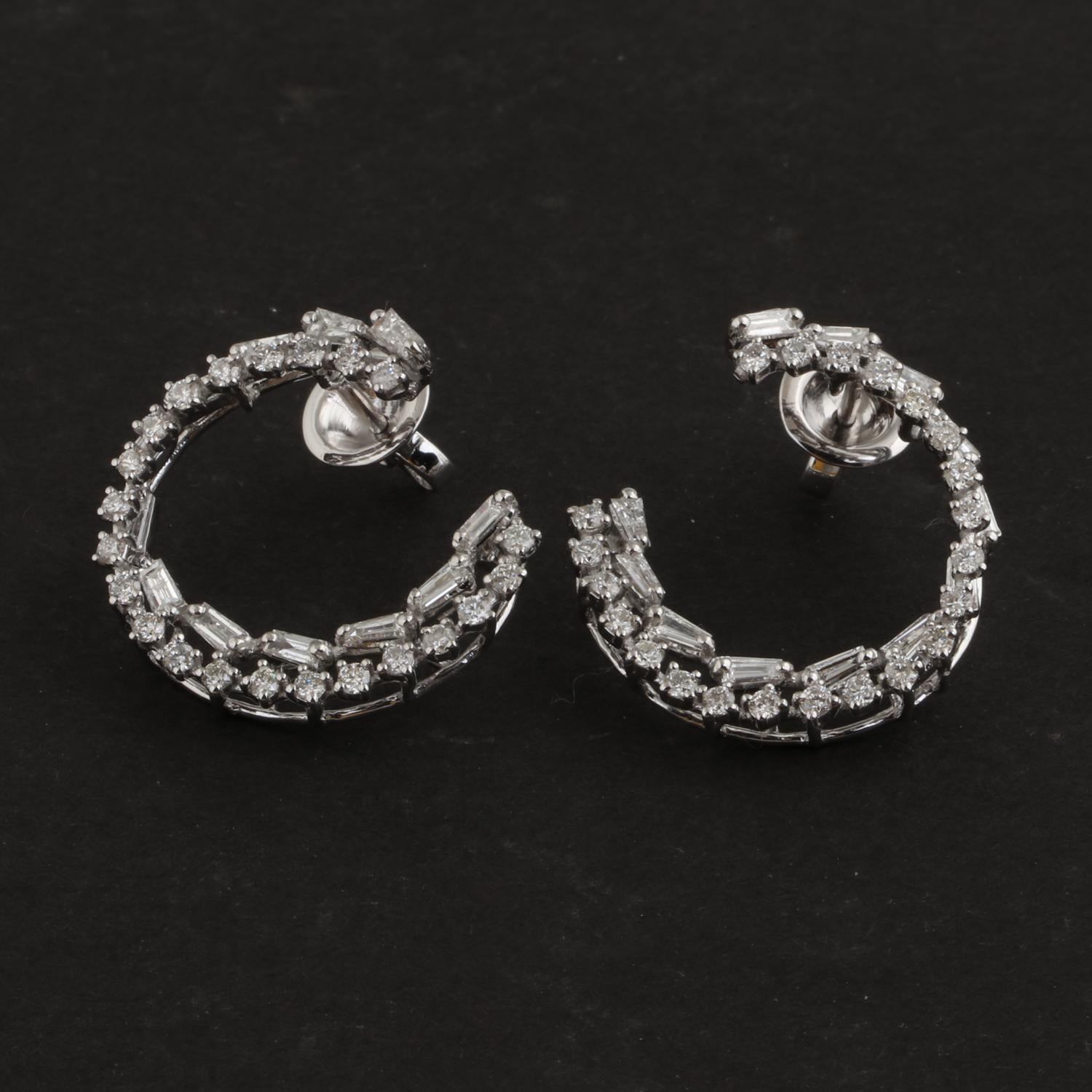 Women's 1.7 Carat SI/HI Baguette Round Diamond Hoop Earrings 18 Karat White Gold Jewelry For Sale