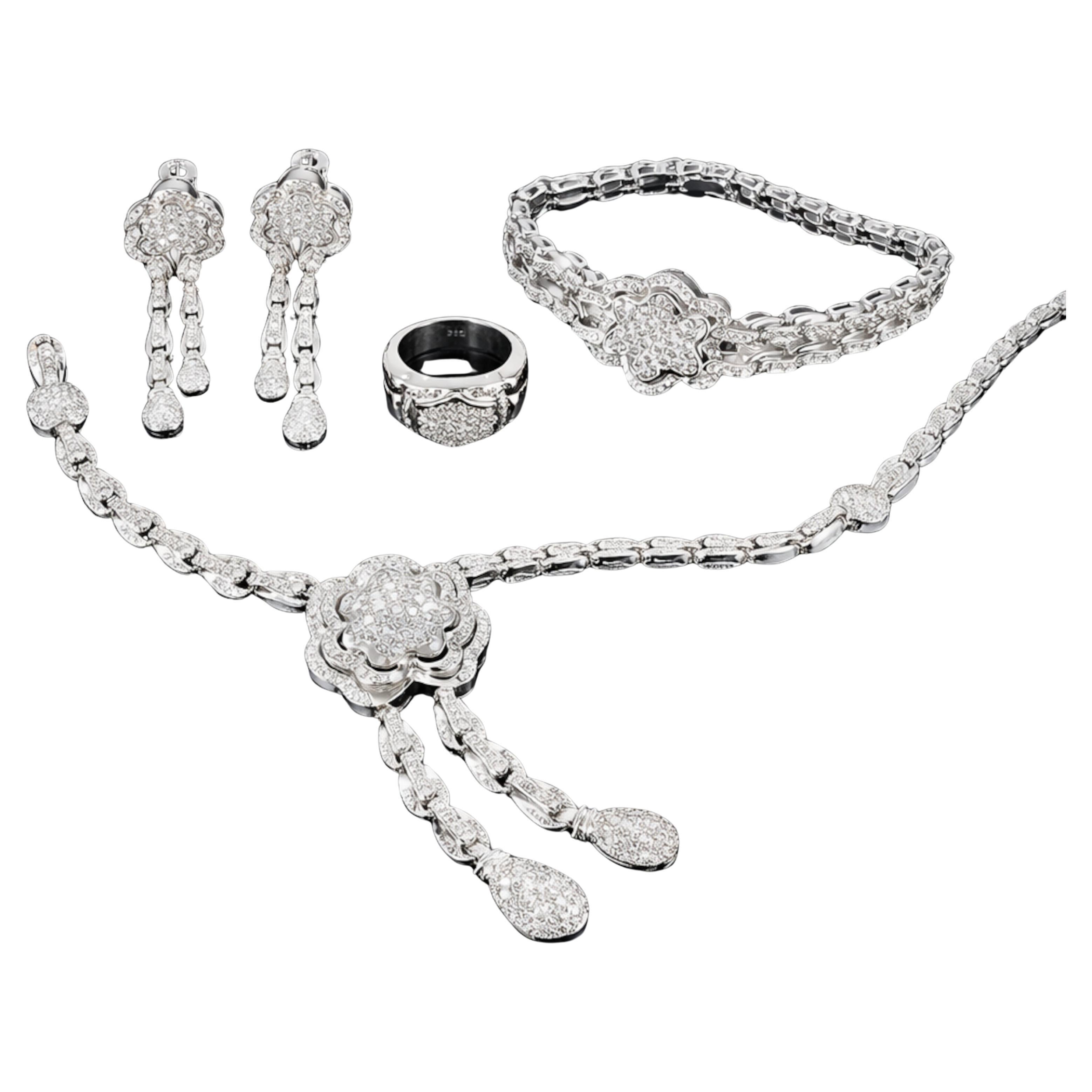 Set di gioielli con diamanti in oro bianco da 17 carati Orecchini Bracciale e anello