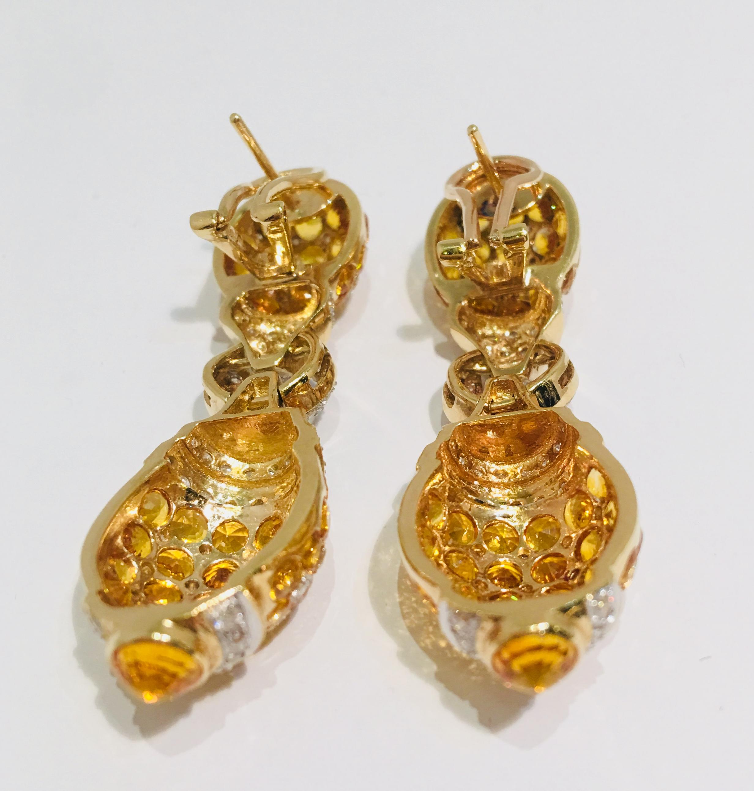 17 Carat Yellow Sapphire and Diamond Harlequin Yellow Gold Door Knocker Earrings In Excellent Condition For Sale In Tustin, CA