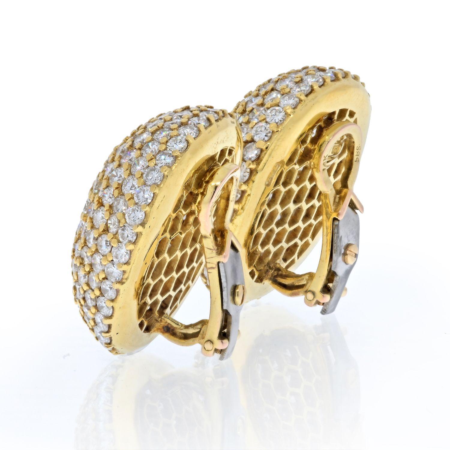 Modern 17 Carats 18k Yellow Gold Large Bombe Diamond Cluster Oval Earrings For Sale