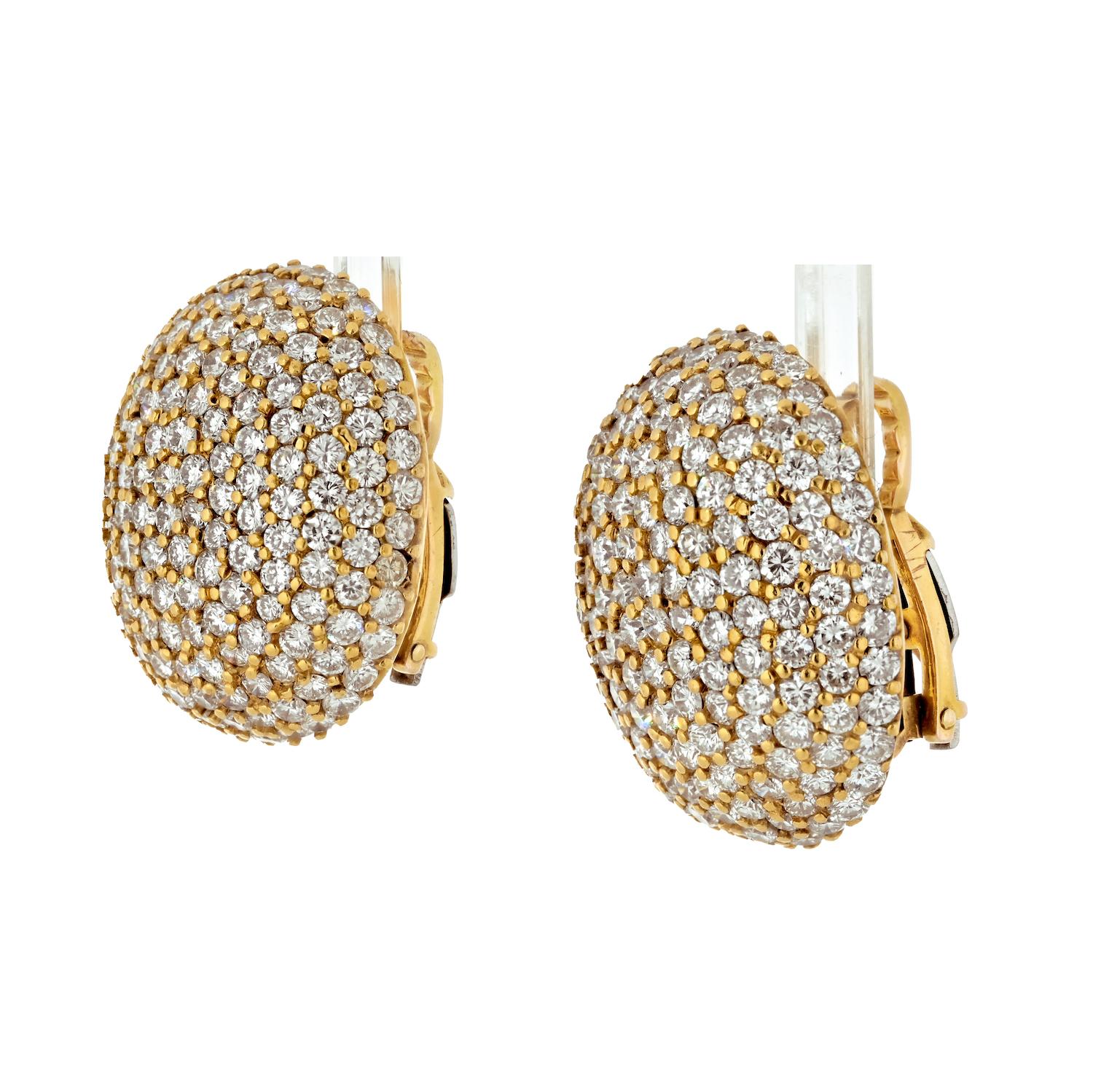 Women's 17 Carats 18k Yellow Gold Large Bombe Diamond Cluster Oval Earrings For Sale