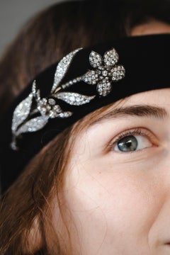 17 Carats Old-cut Diamonds Flower Brooch Box, 1890