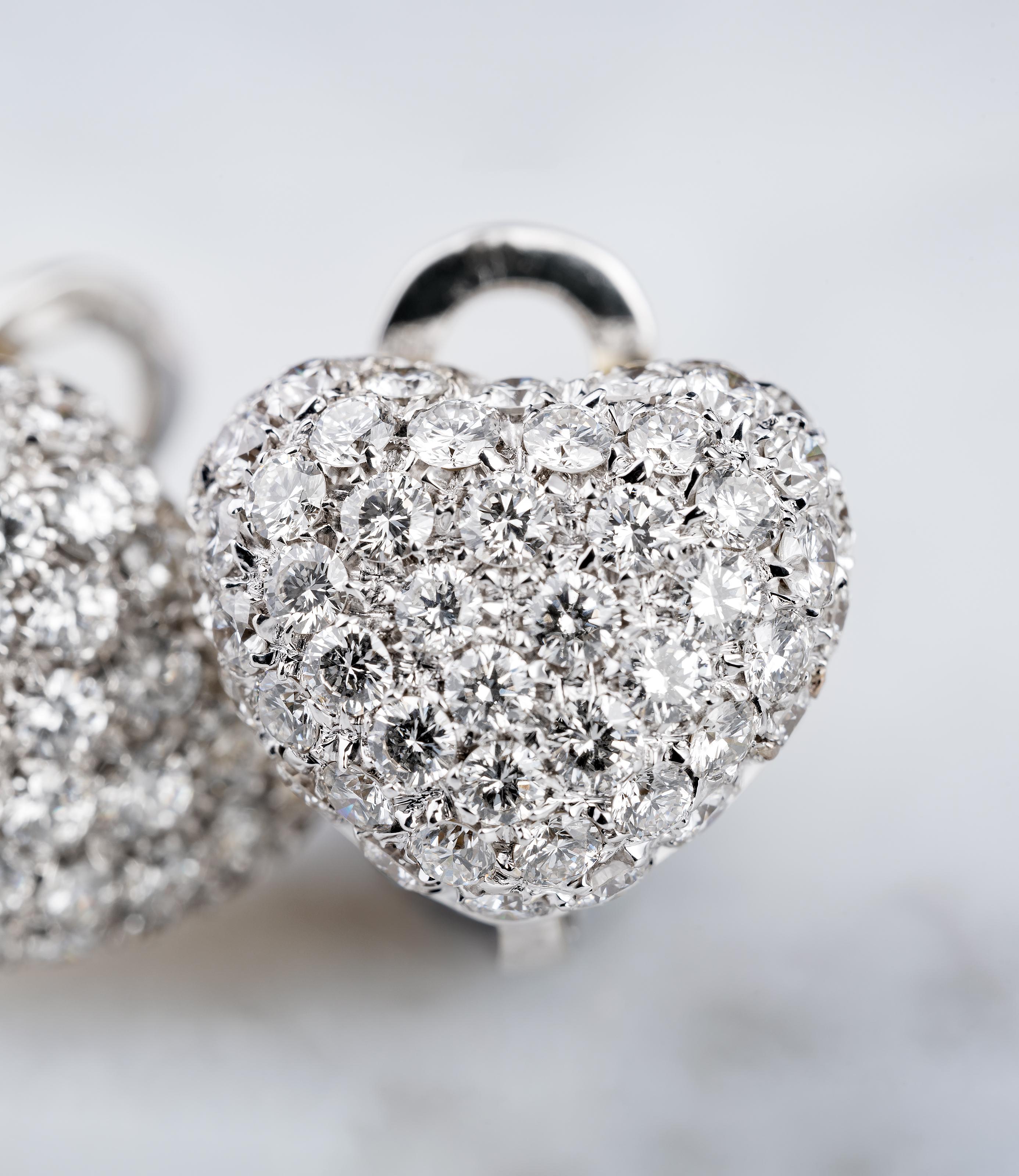 Modern 1.7 Carats White Gold Diamond Heart Ear Studs, by Leo Pazzi For Sale
