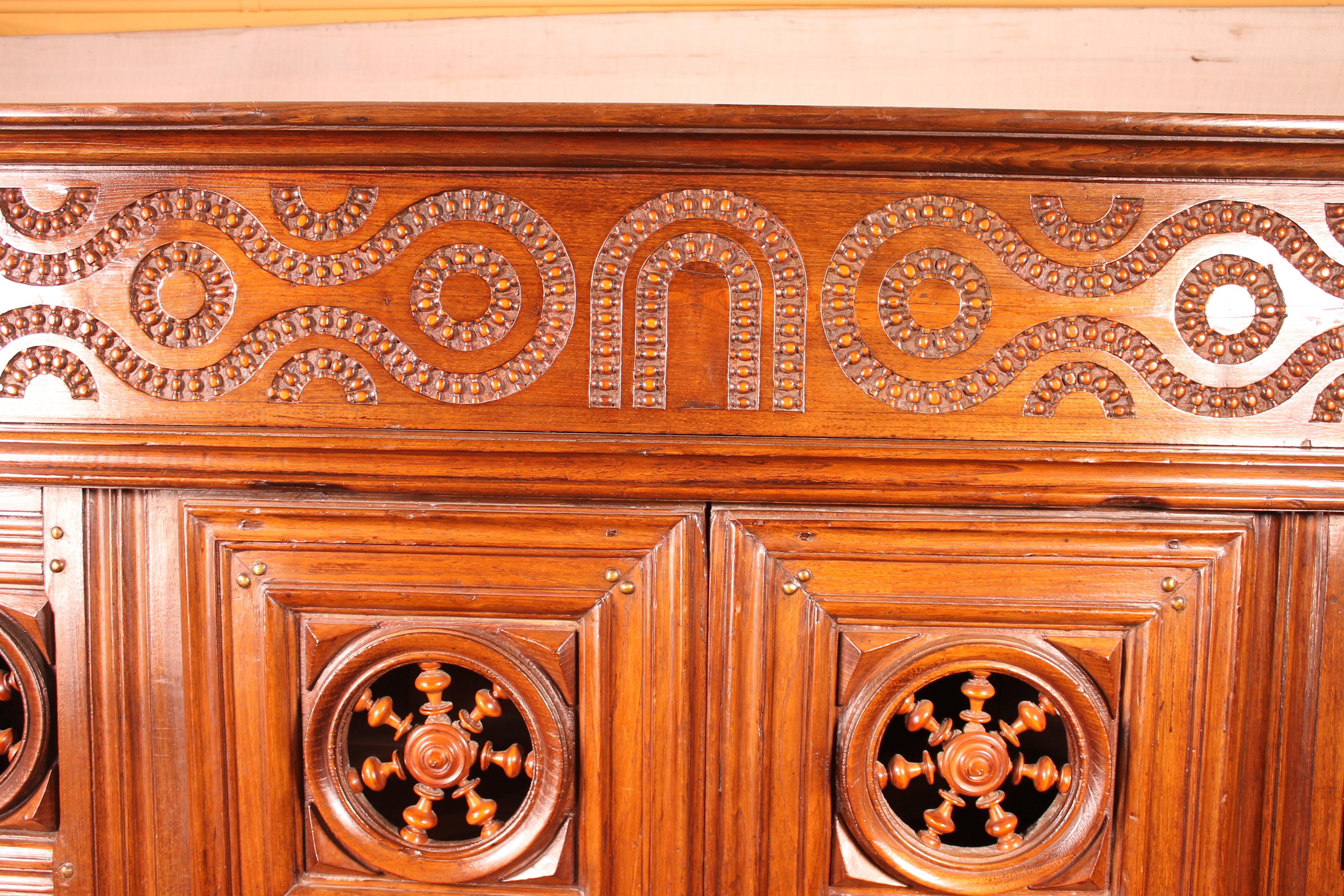 17th Century Breton Wardrobe or Cupboard in Oak Turning in Boxwood For Sale 5