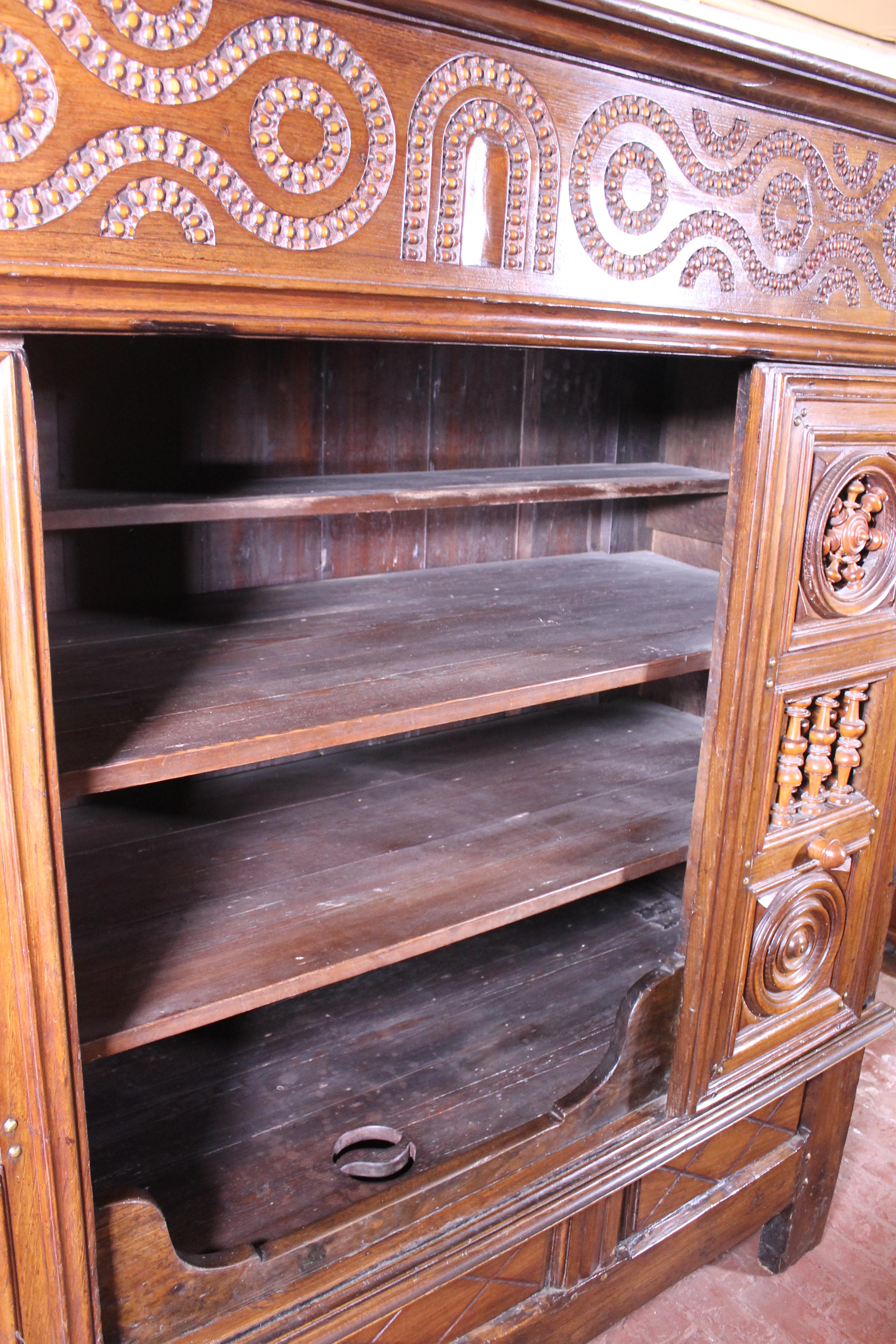 17th Century Breton Wardrobe or Cupboard in Oak Turning in Boxwood For Sale 2