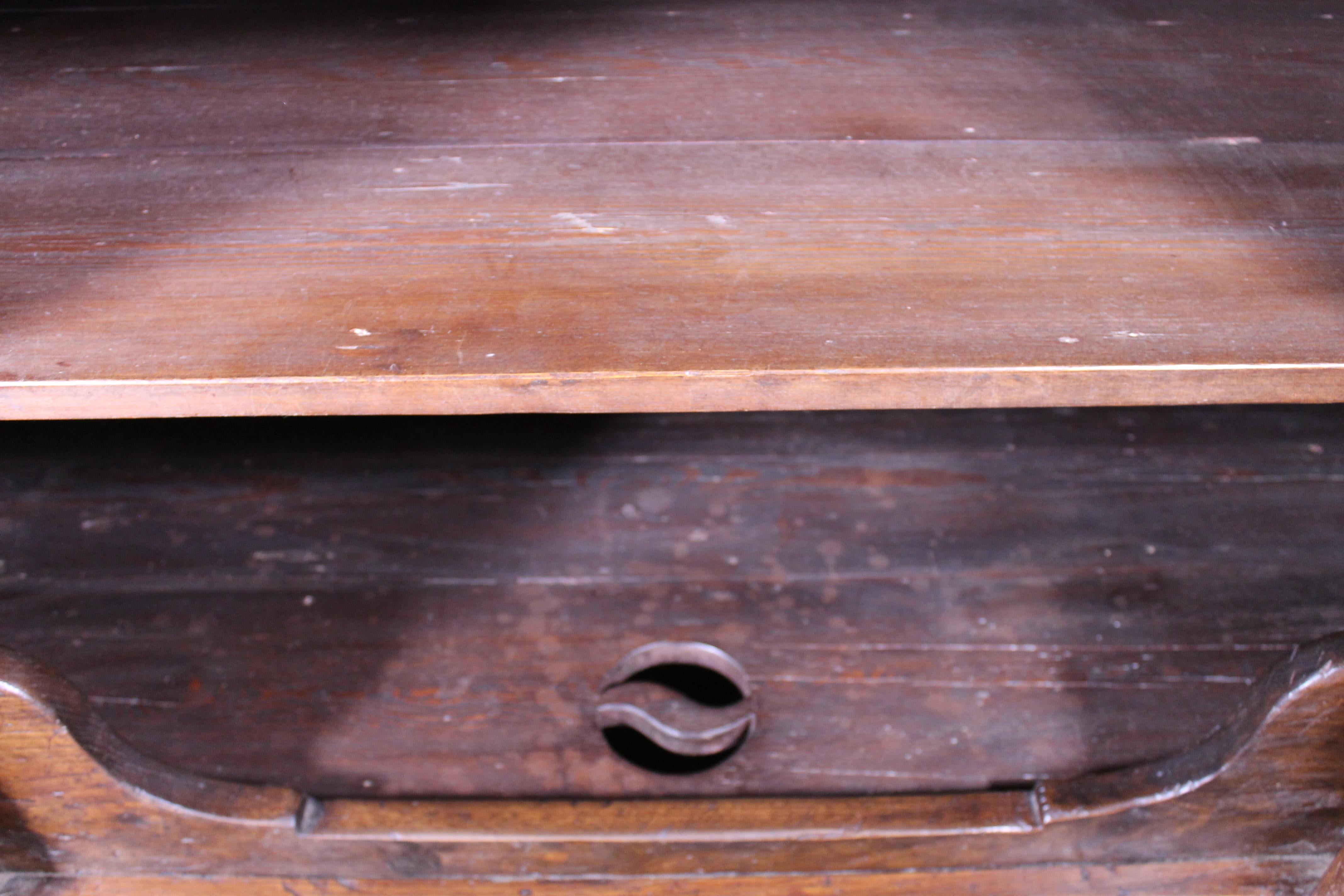 17th Century Breton Wardrobe or Cupboard in Oak Turning in Boxwood For Sale 3