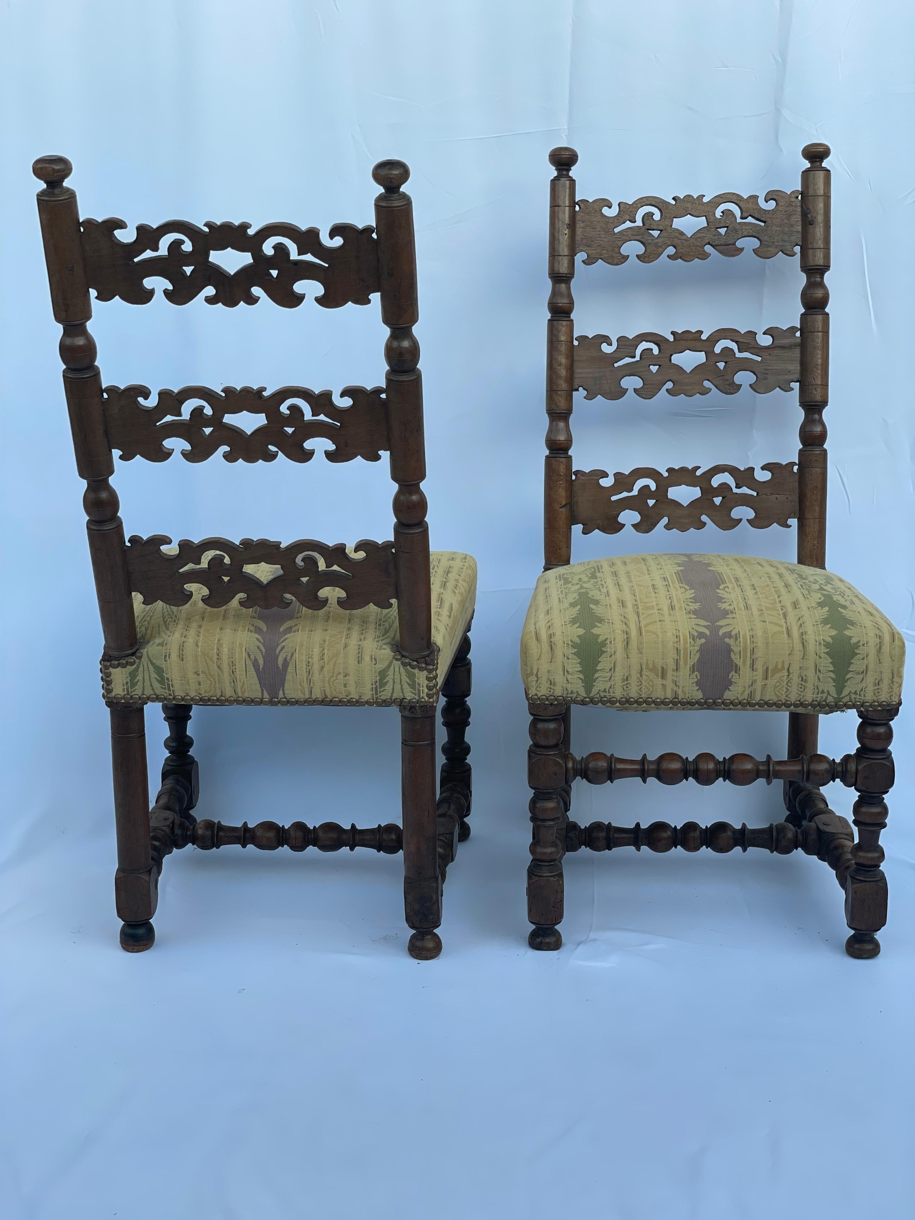 Stuhl aus dem 17. Jahrhundert im Zustand „Gut“ im Angebot in palm beach, FL