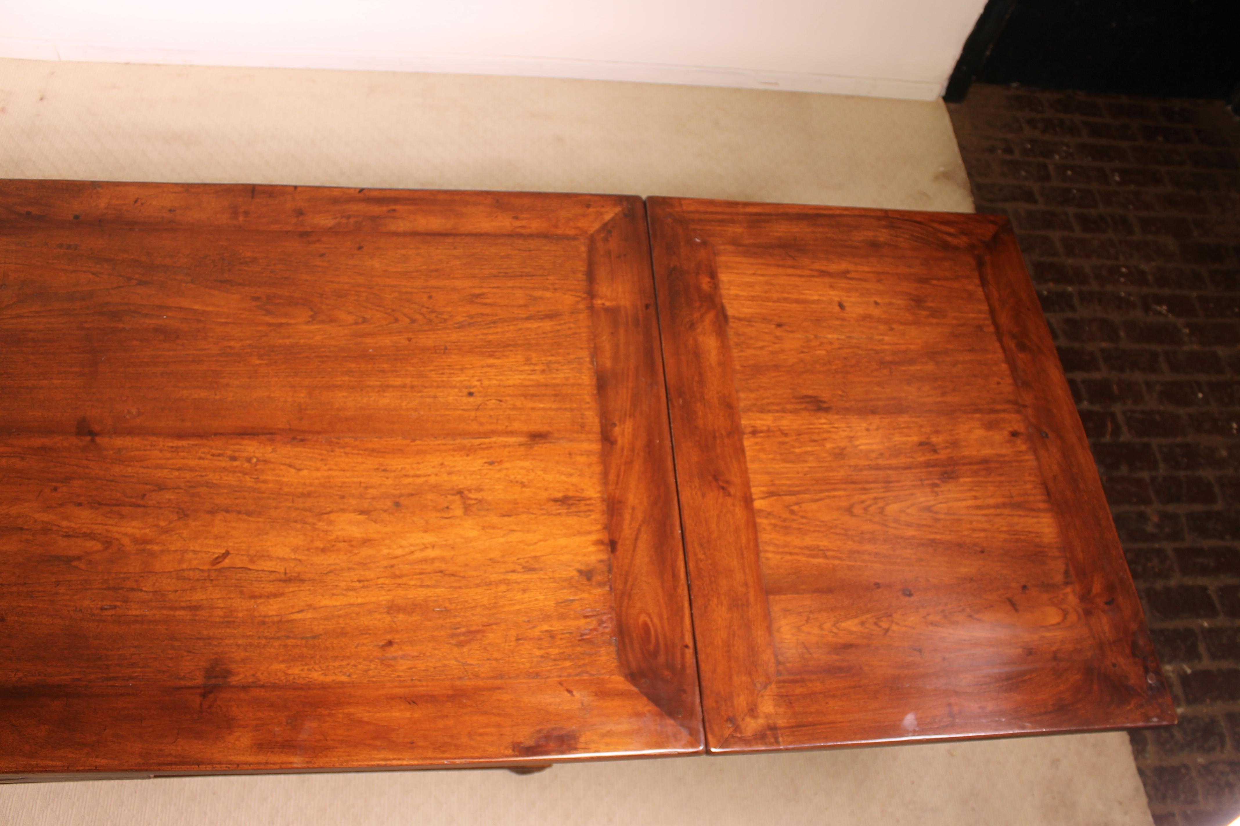 17th Century Extension Table from Switzerland For Sale 5