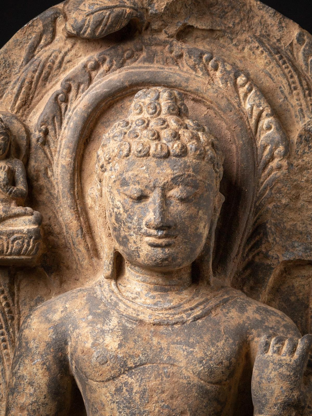 17. Jahrhundert Pala-Revival-Stil Steinfigur des Buddha Māravijaya in Varada Mudra im Angebot 6
