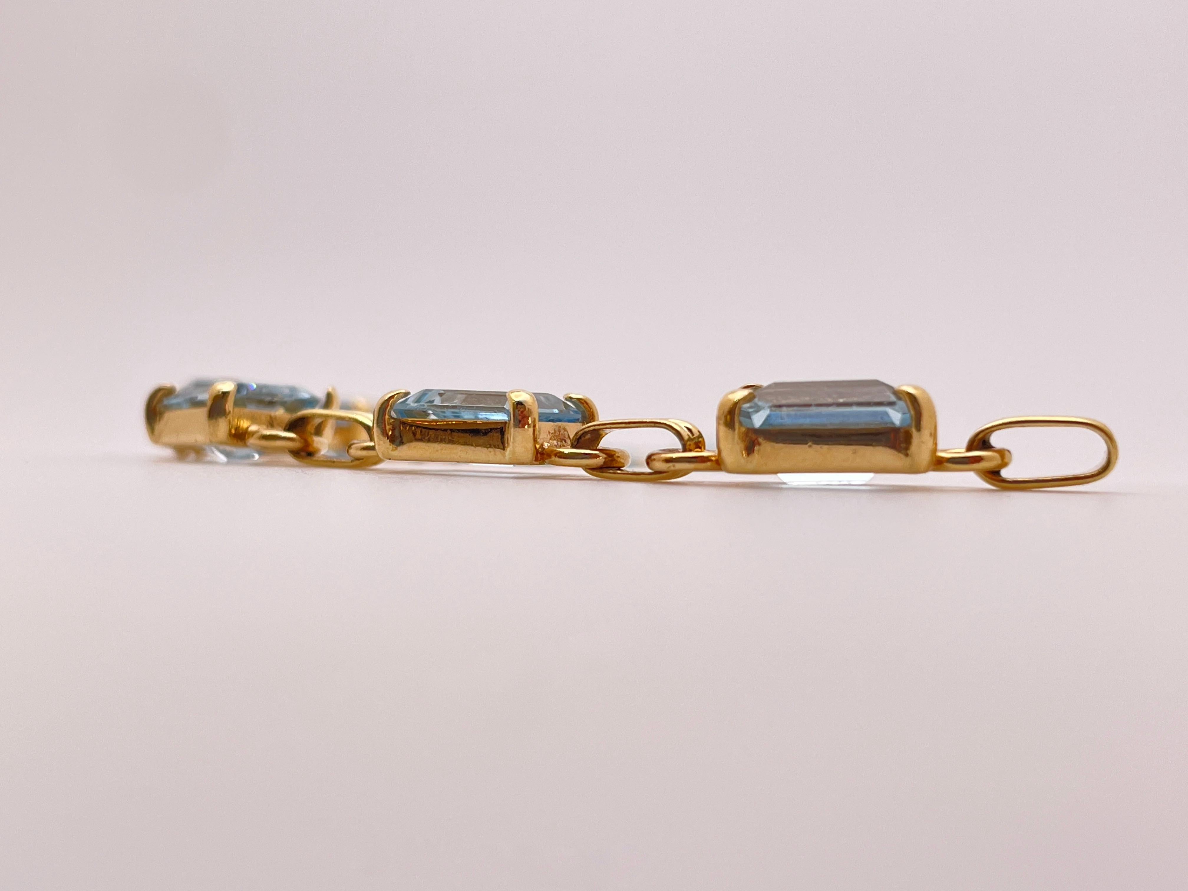 Women's or Men's 17 CT Natural Blue Aquamarine 14K Yellow Gold Tennis Bracelet For Sale