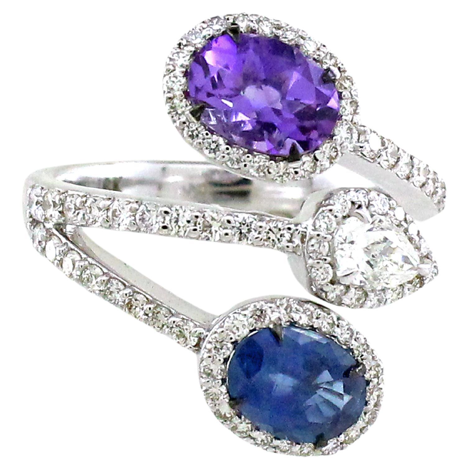 Offener Shank-Ring mit drei Steinen im Angebot