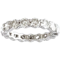 17 Diamonds 2.55 Carat 18 Karat White Gold Wedding Ring