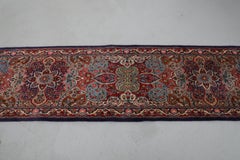 Vintage Persian 17 Foot Long Wool Runner con motivo floreale e sfondo rosso
