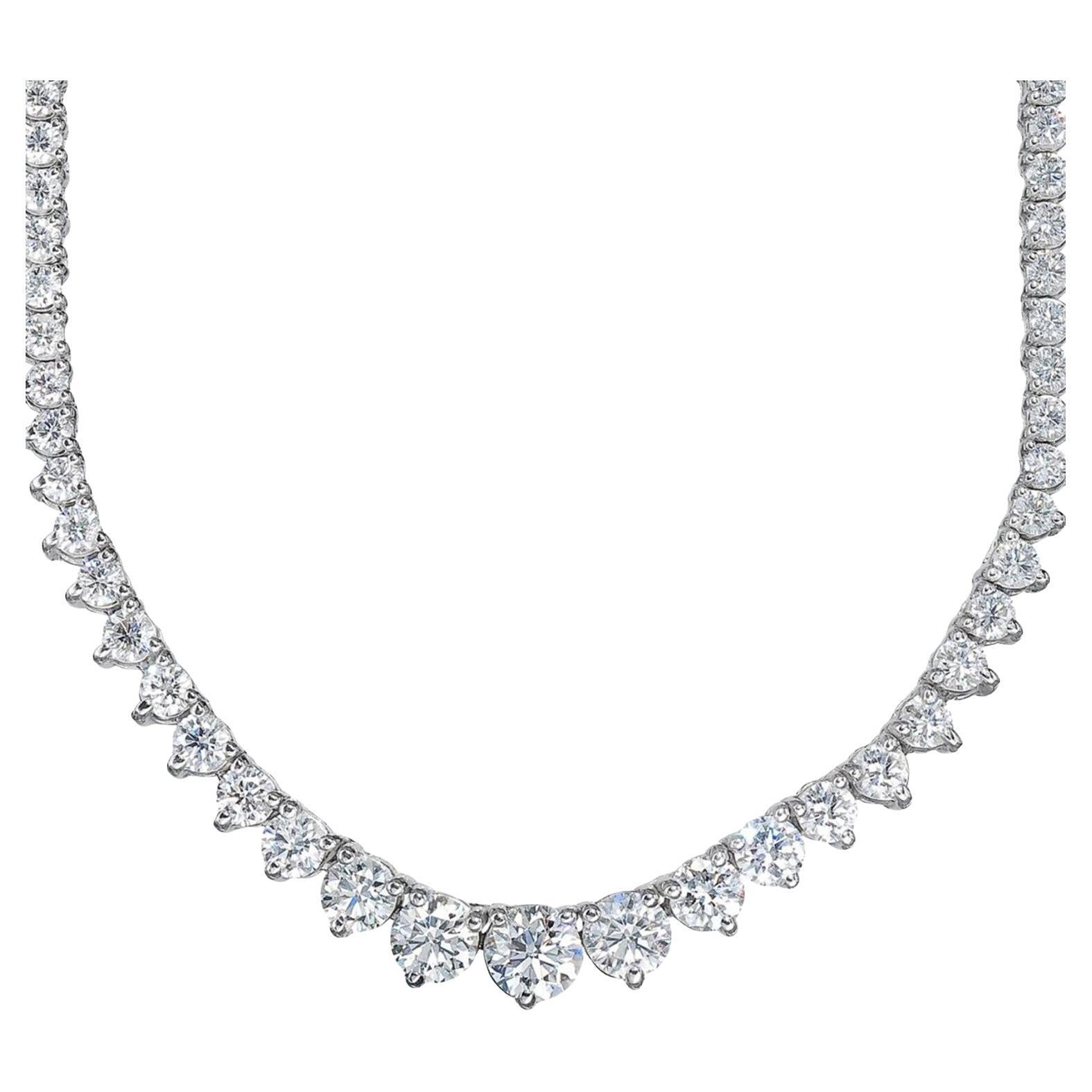 Collier tennis gradué de 17 pouces avec diamants ronds/.  D19.19ct.t.w. en vente