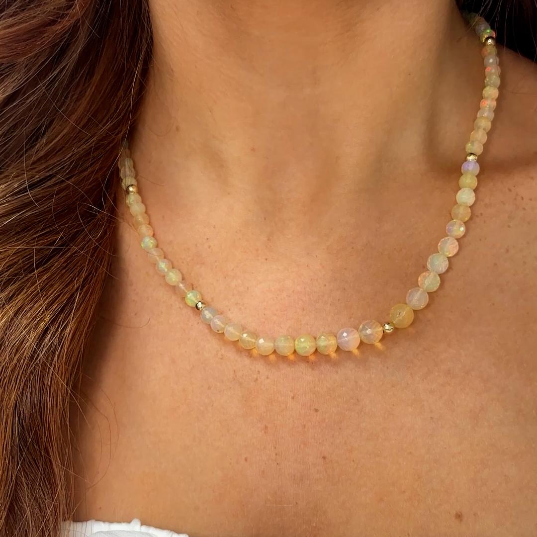 Contemporaneo Collana di perline di opale etiope sfaccettato da 17 pollici con accenti in oro 14K in vendita