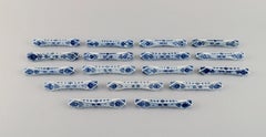 17 Meissen Blue Onion Knife Rests in Hand-Painted Porcelain, Approx 1900