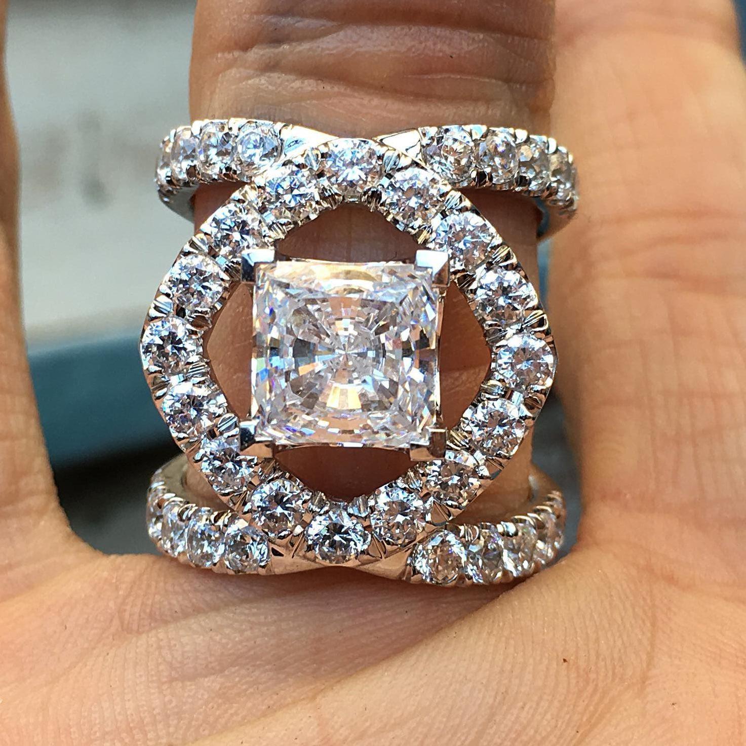SE005-1000069

Can be sized to any finger size, this ring  will be made to order and take approximately 1-3 weeks from customers final design approval. If you need a sooner date let us know and we will see if we can accommodate you. Carat weight and