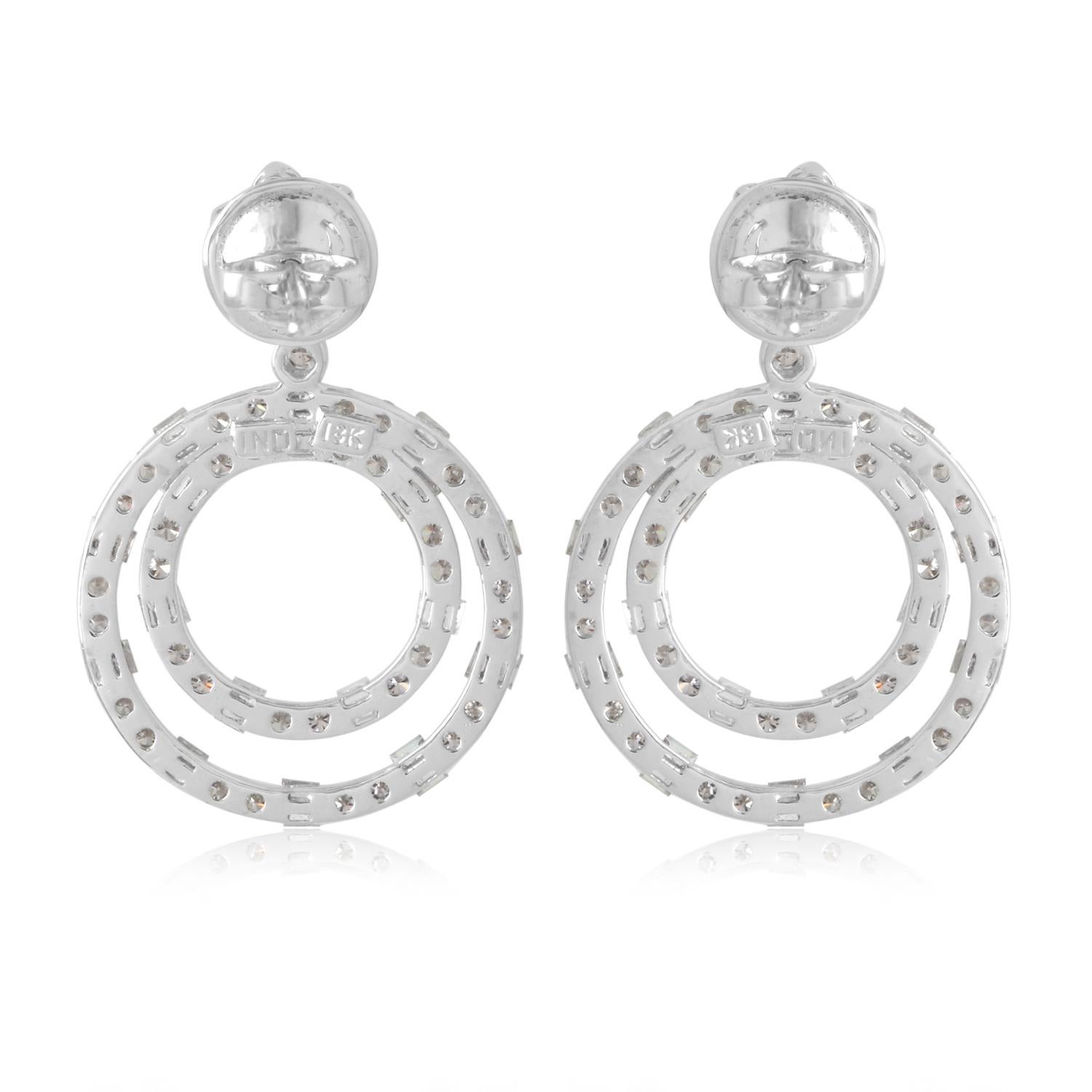 Women's 1.70 Carat Baguette Round Diamond Dangle Earrings 18 Karat White Gold Jewelry For Sale
