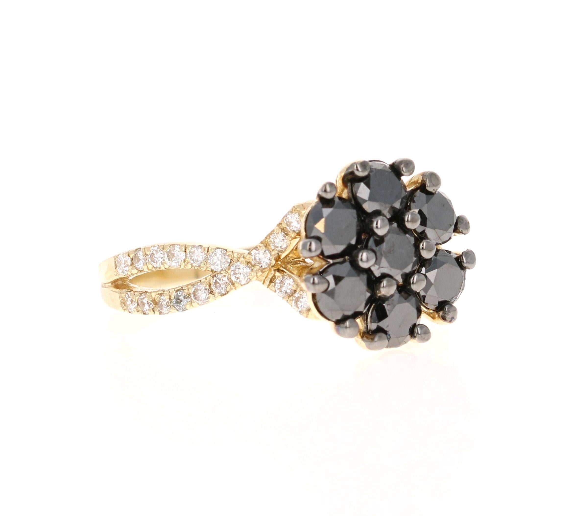 Bague cocktail en or jaune avec diamant noir de 1,70 carat

Magnifique bague d'apparat en diamants noirs et blancs de type Floret Design/One.  

Il s'agit d'une excellente bague à un prix très abordable pour tous ceux qui ont un budget limité et qui
